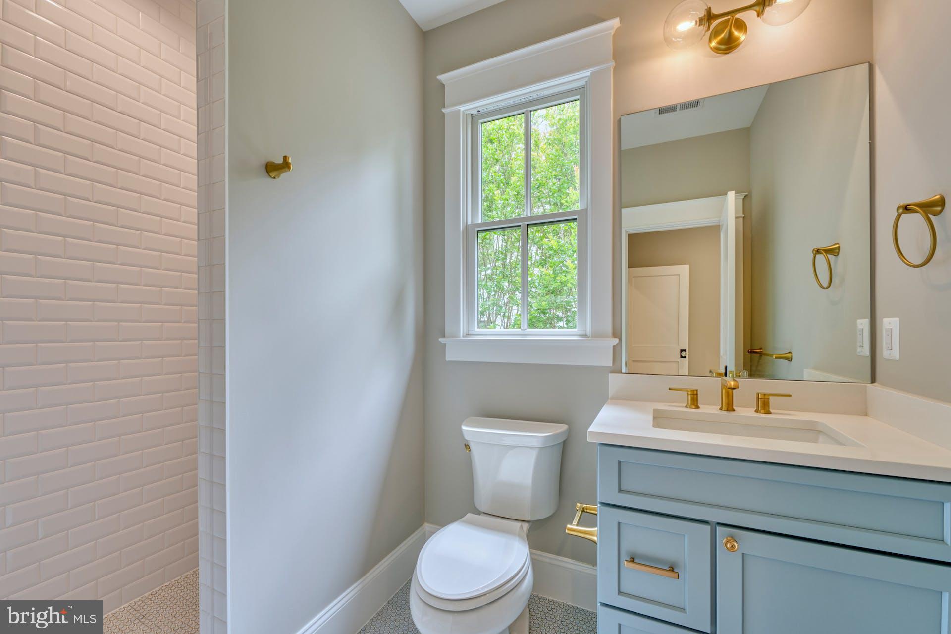 CRESCENT HILLS - Residential