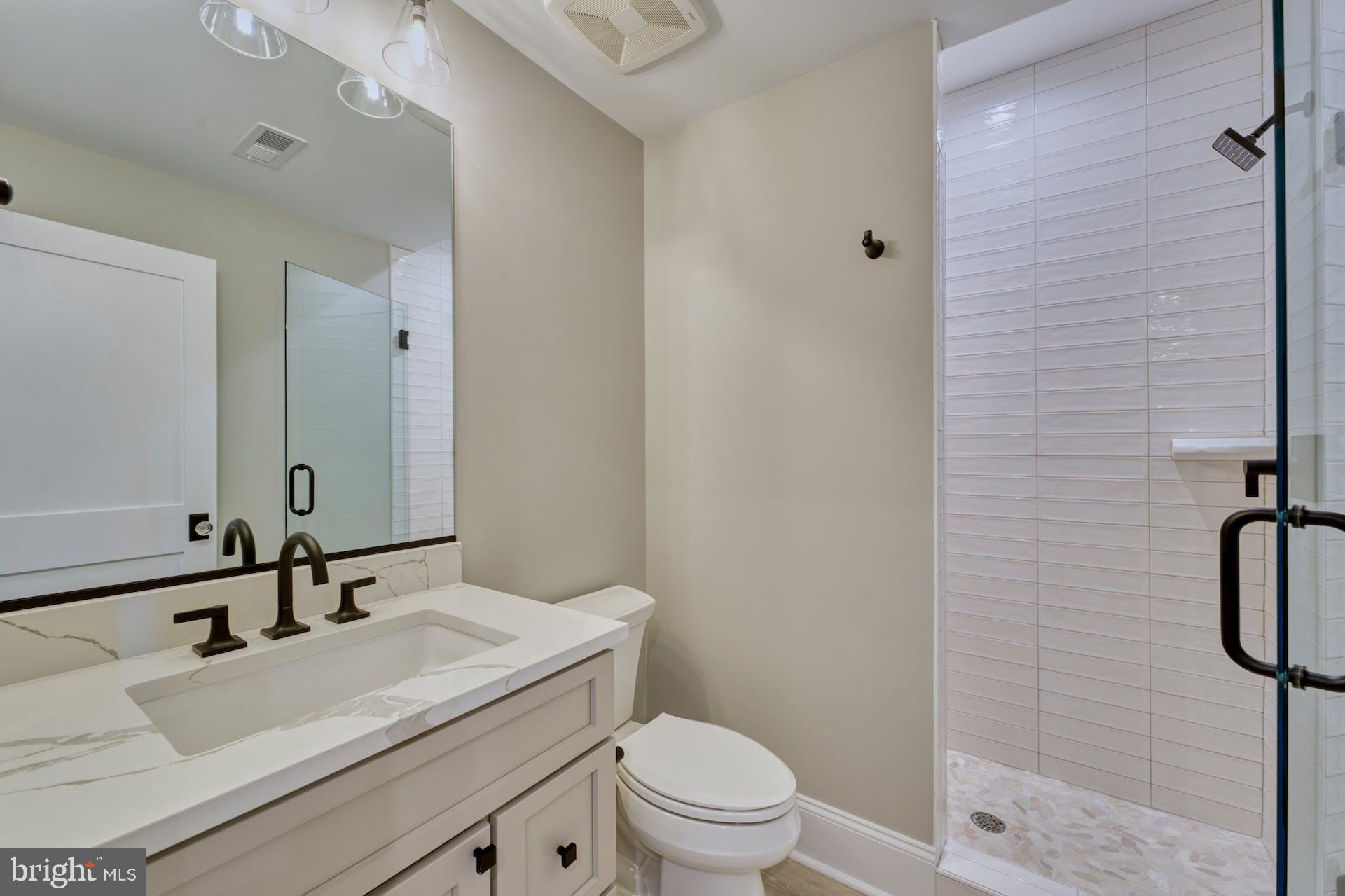 CRESCENT HILLS - Residential