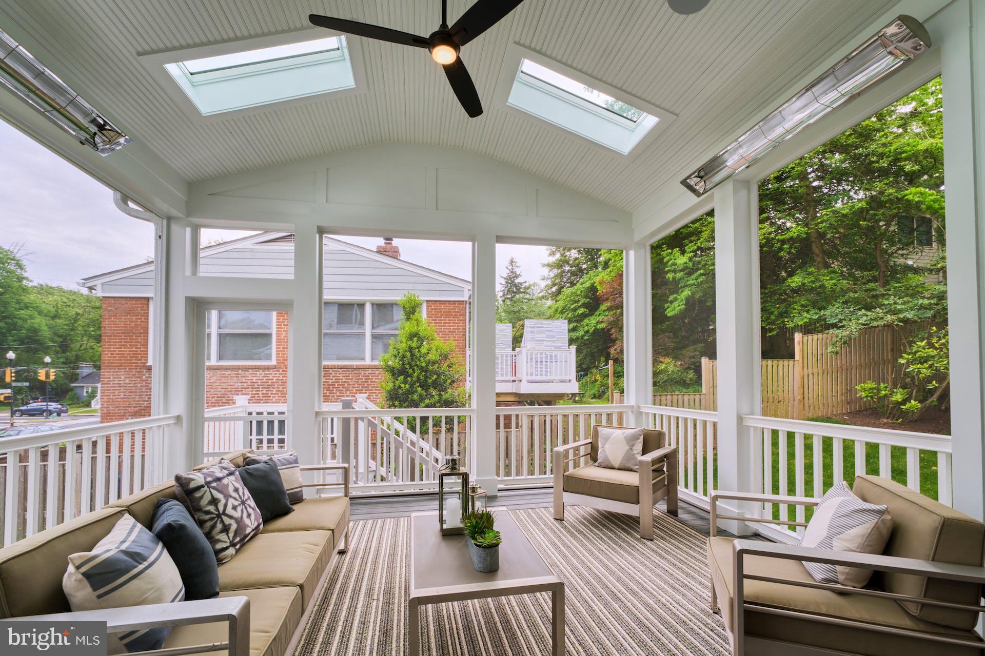 CRESCENT HILLS - Residential