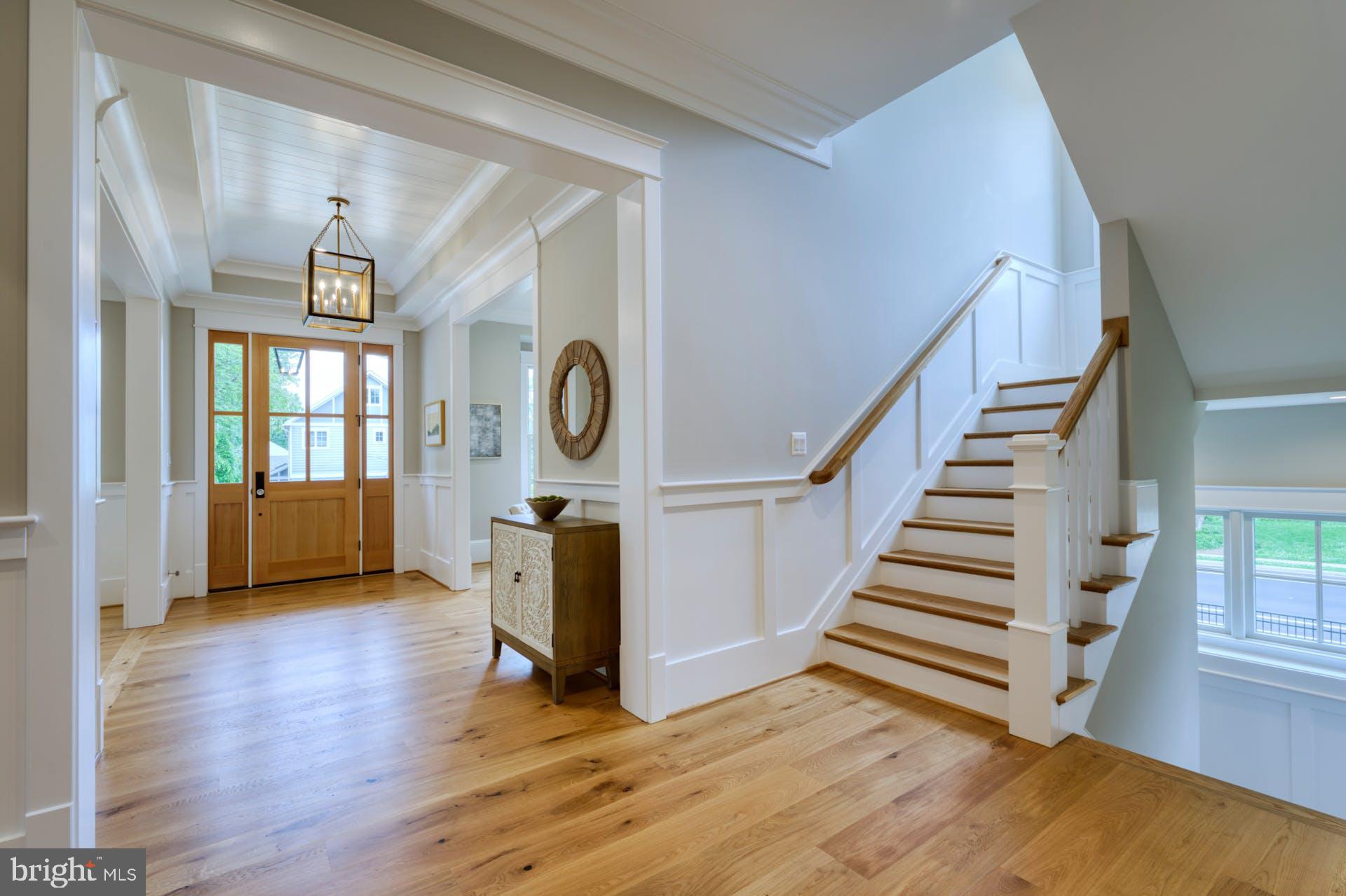 CRESCENT HILLS - Residential