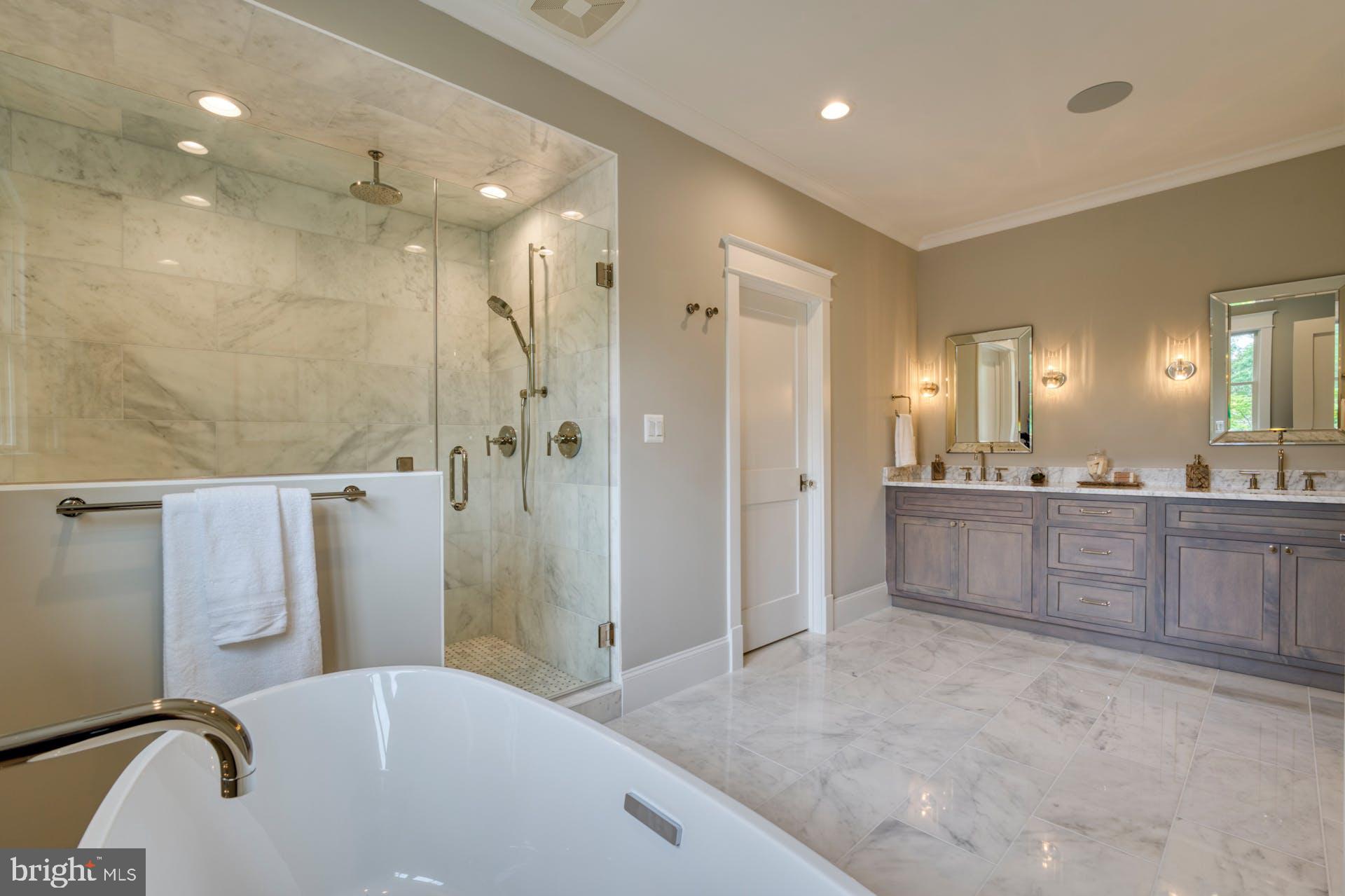 CRESCENT HILLS - Residential