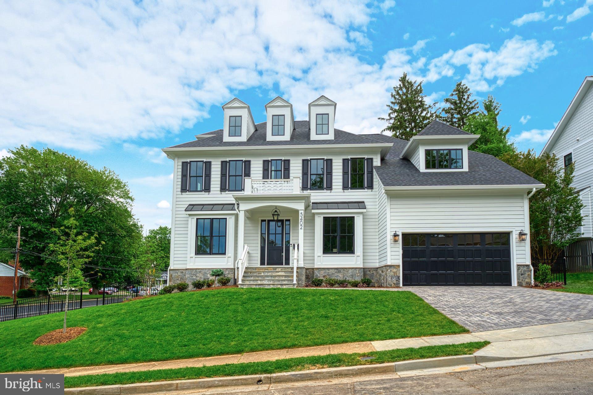 CRESCENT HILLS - Residential