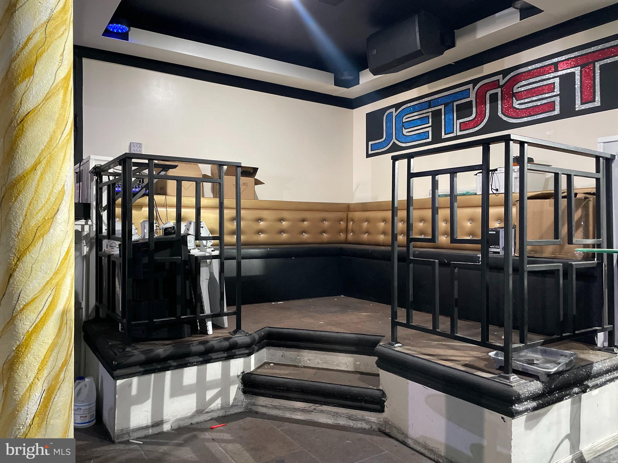 457 E WYOMING AVENUE