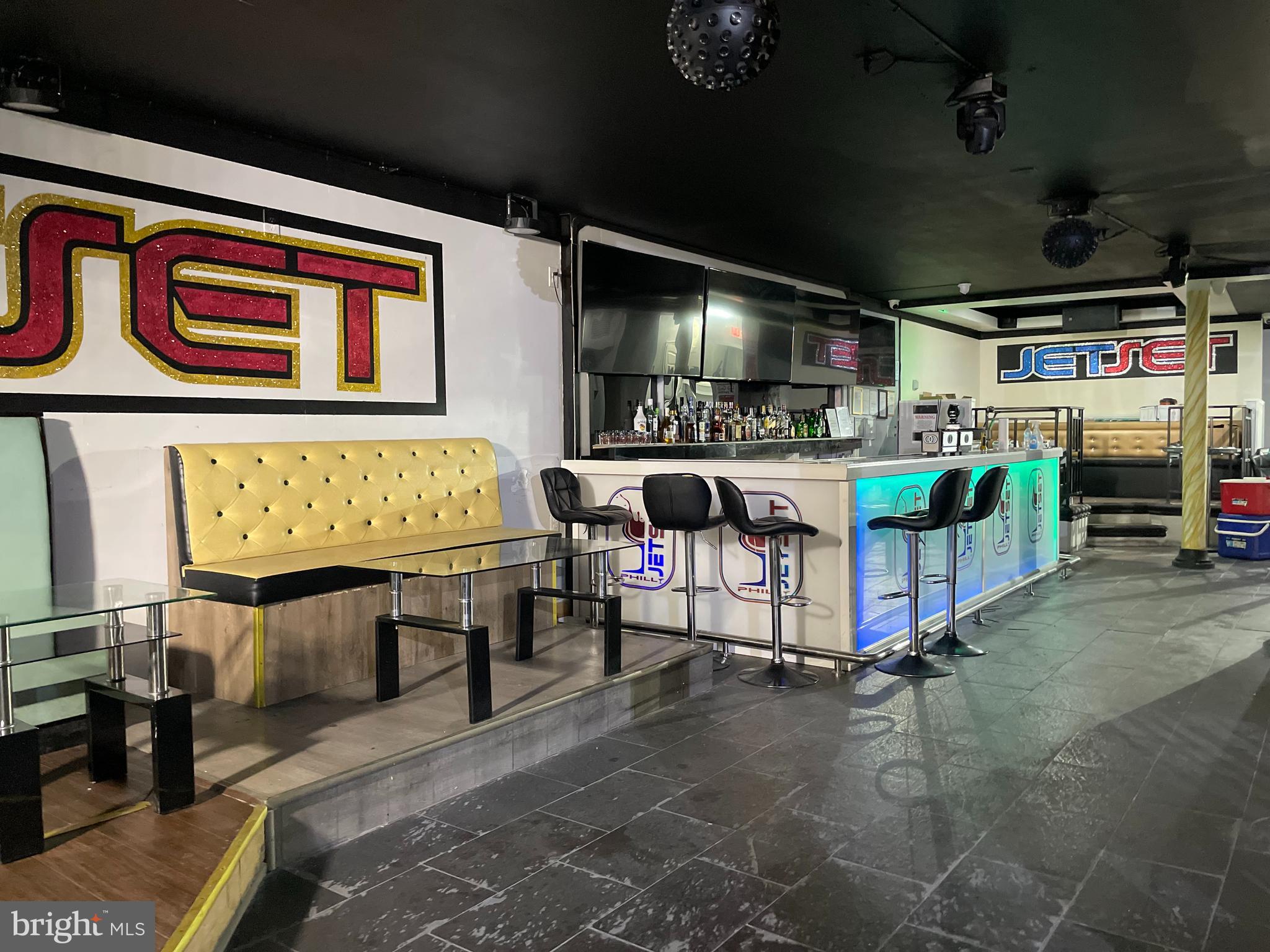 457 E WYOMING AVENUE