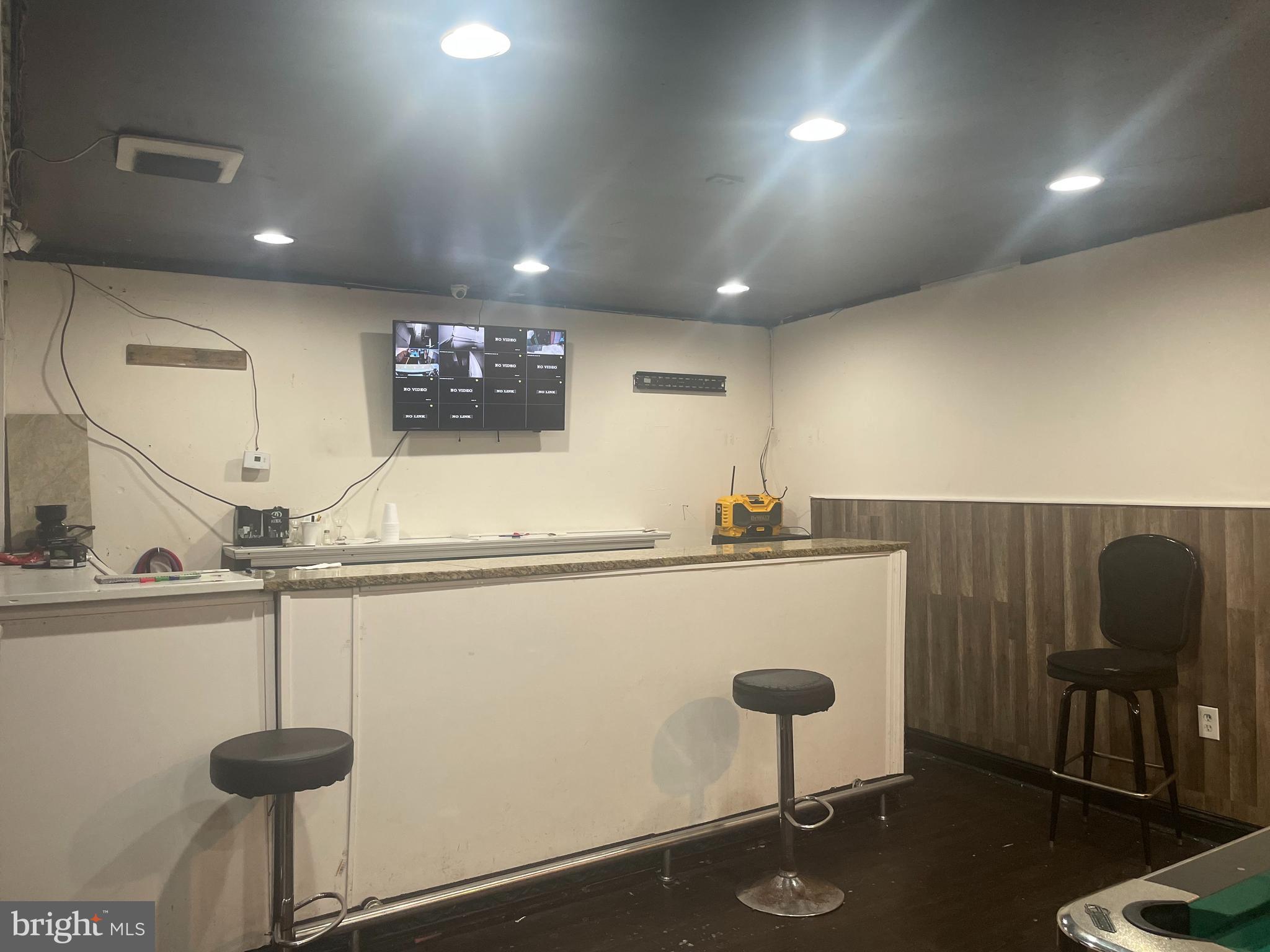 FELTONVILLE - Commercial Sale