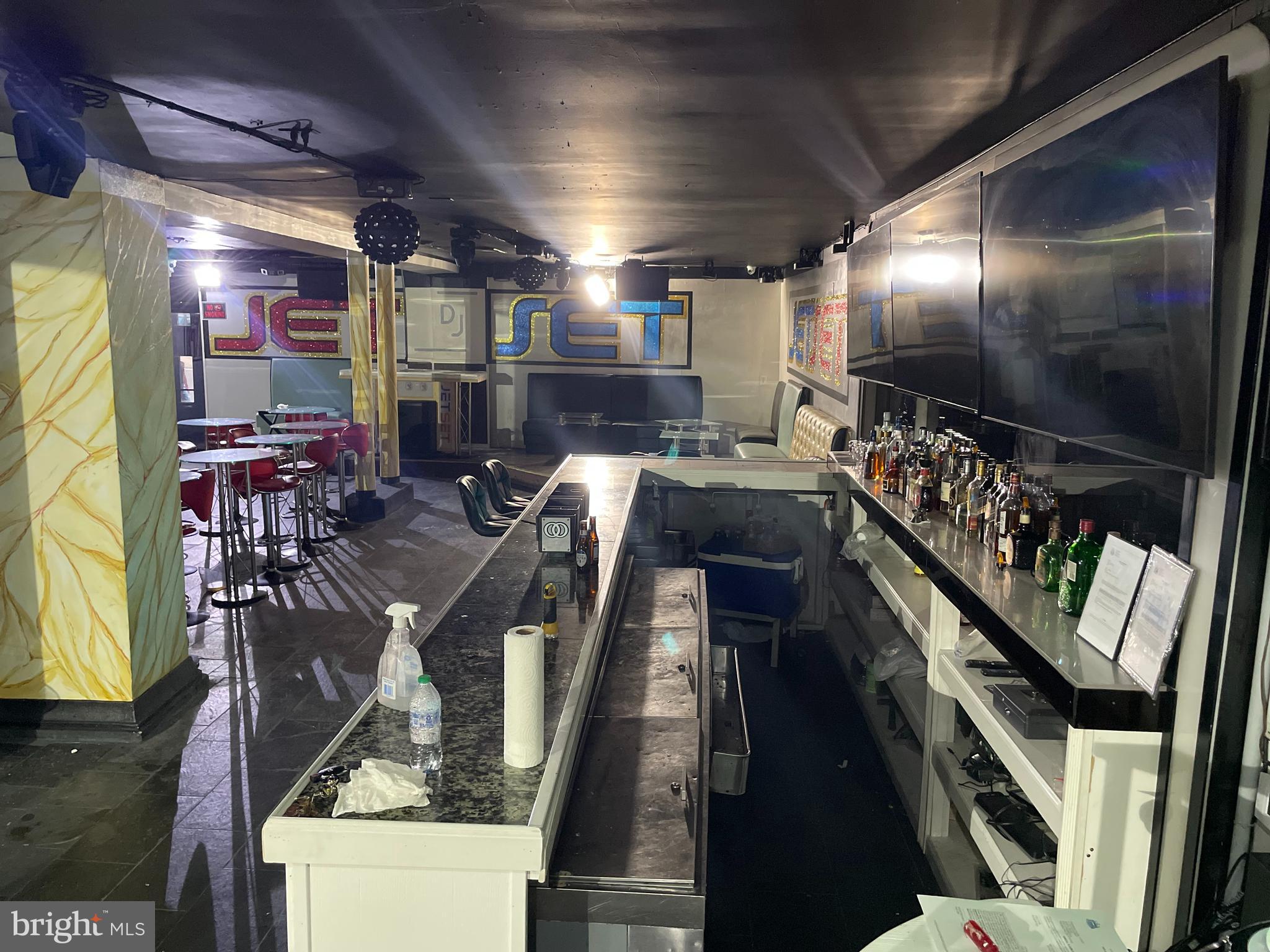 457 E WYOMING AVENUE