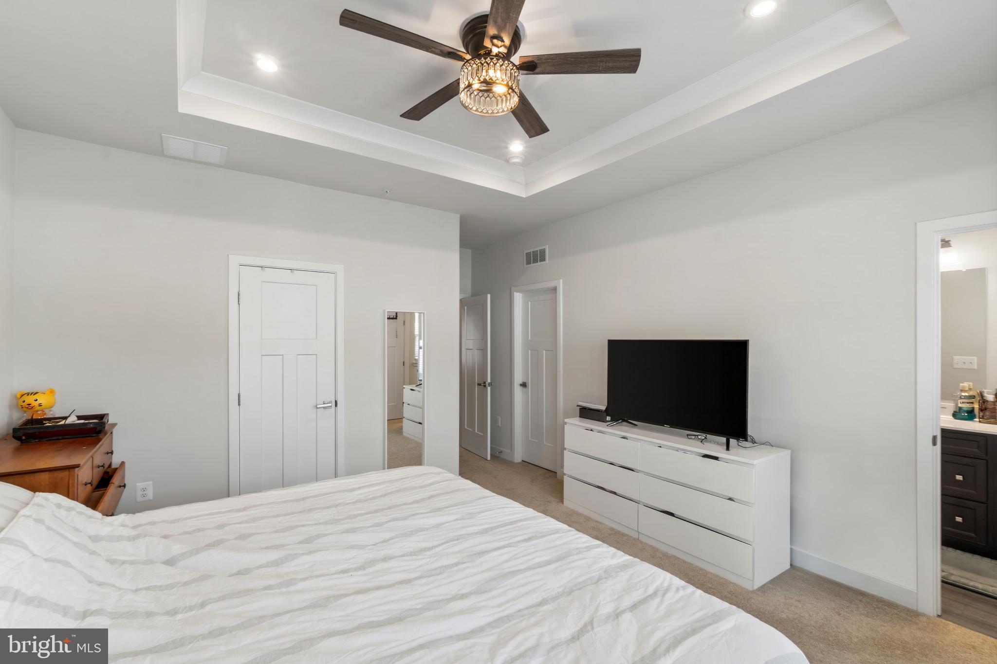 THE HIGHLANDS - Residential