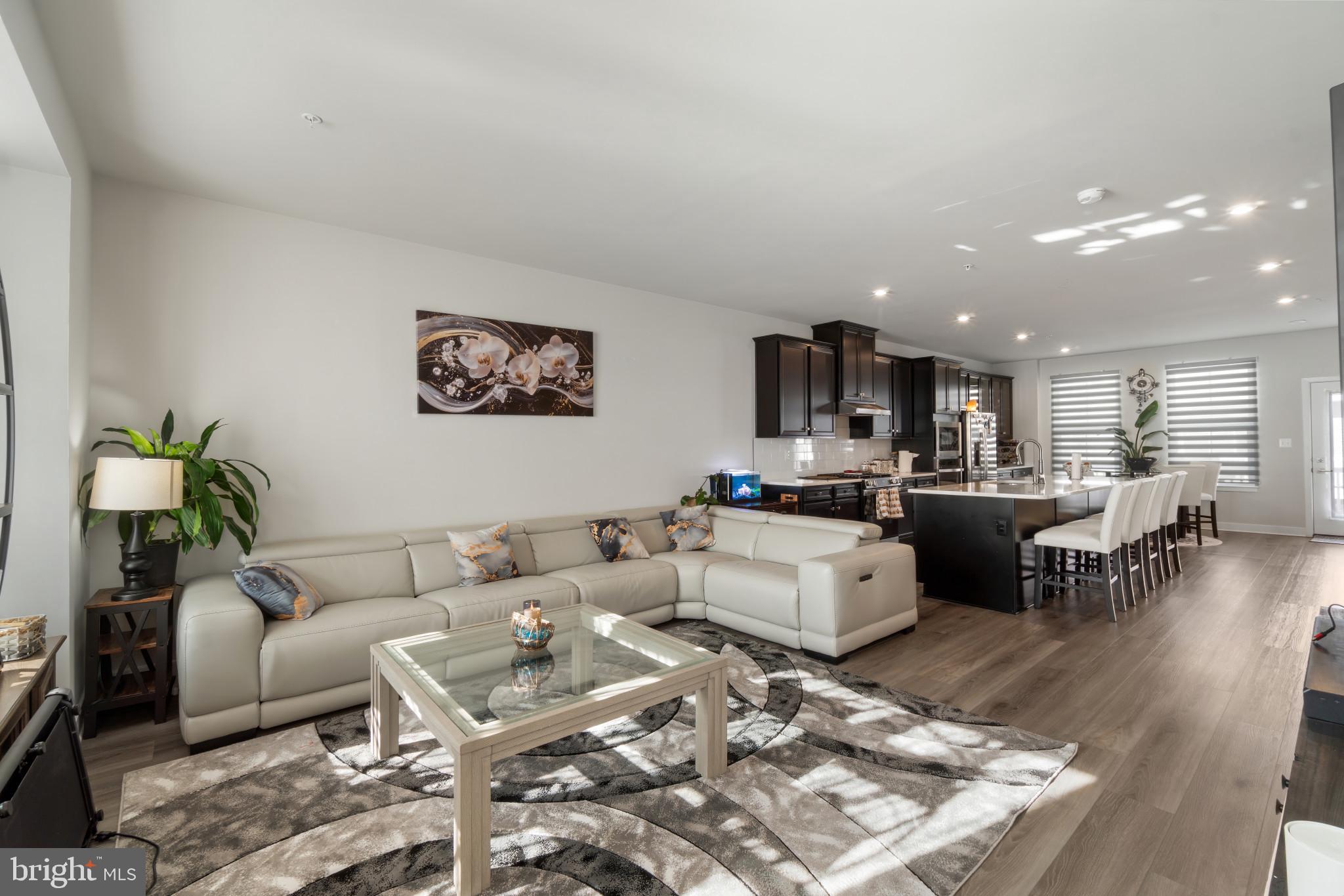 THE HIGHLANDS - Residential