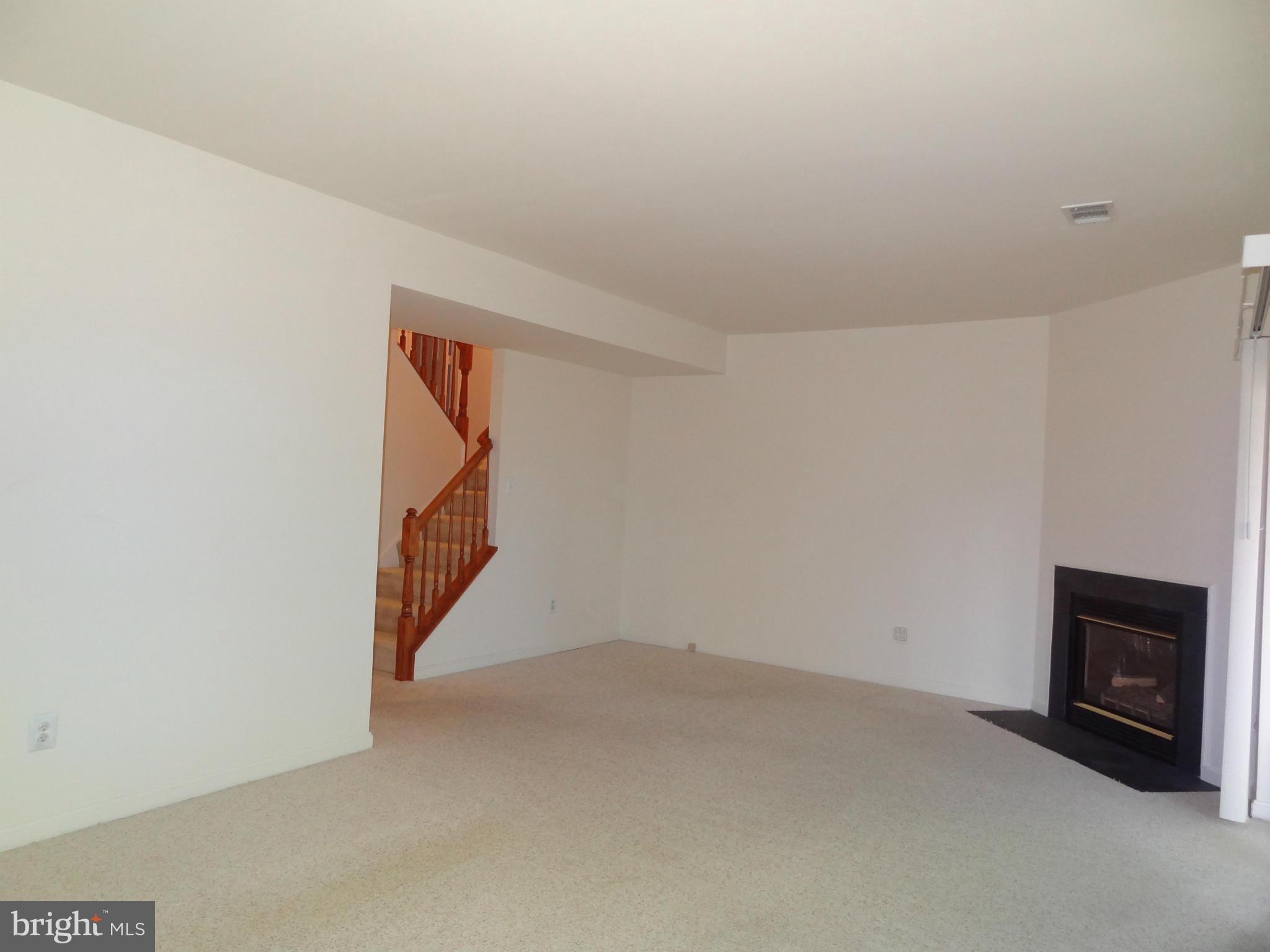 WINDSOR MEWS - Residential Lease