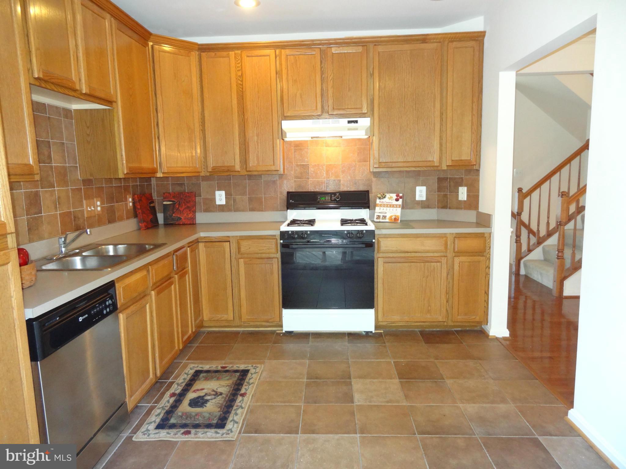 WINDSOR MEWS - Residential Lease