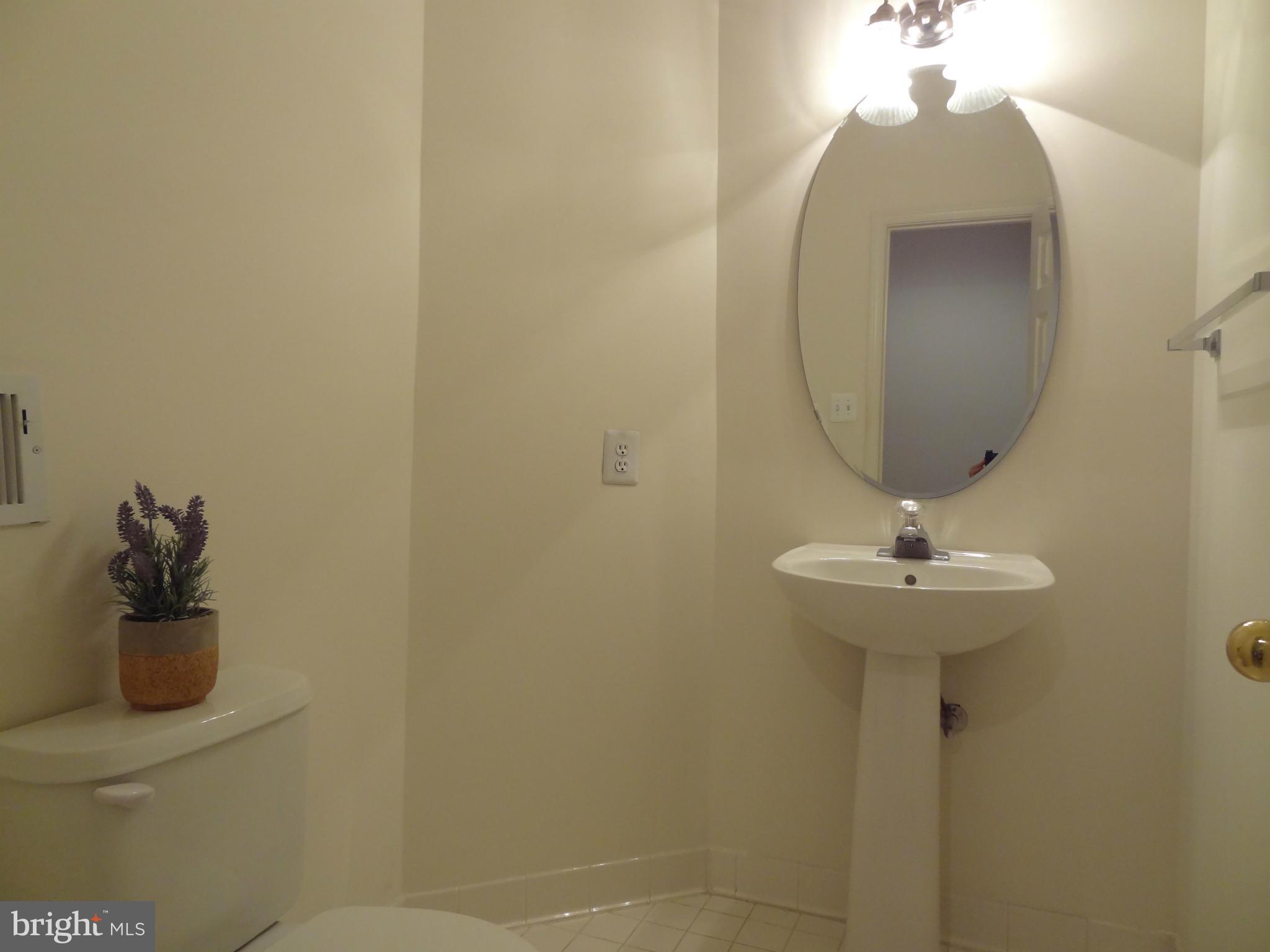 WINDSOR MEWS - Residential Lease