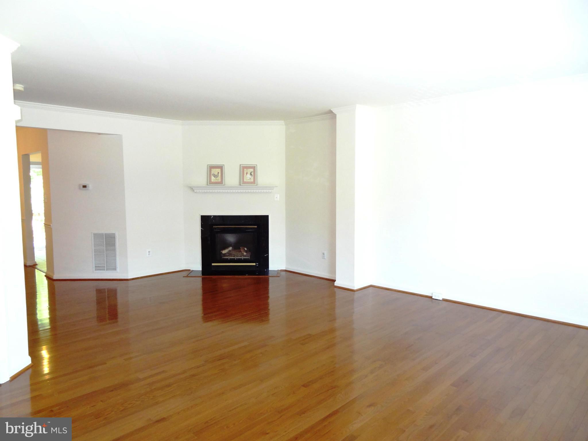 WINDSOR MEWS - Residential Lease