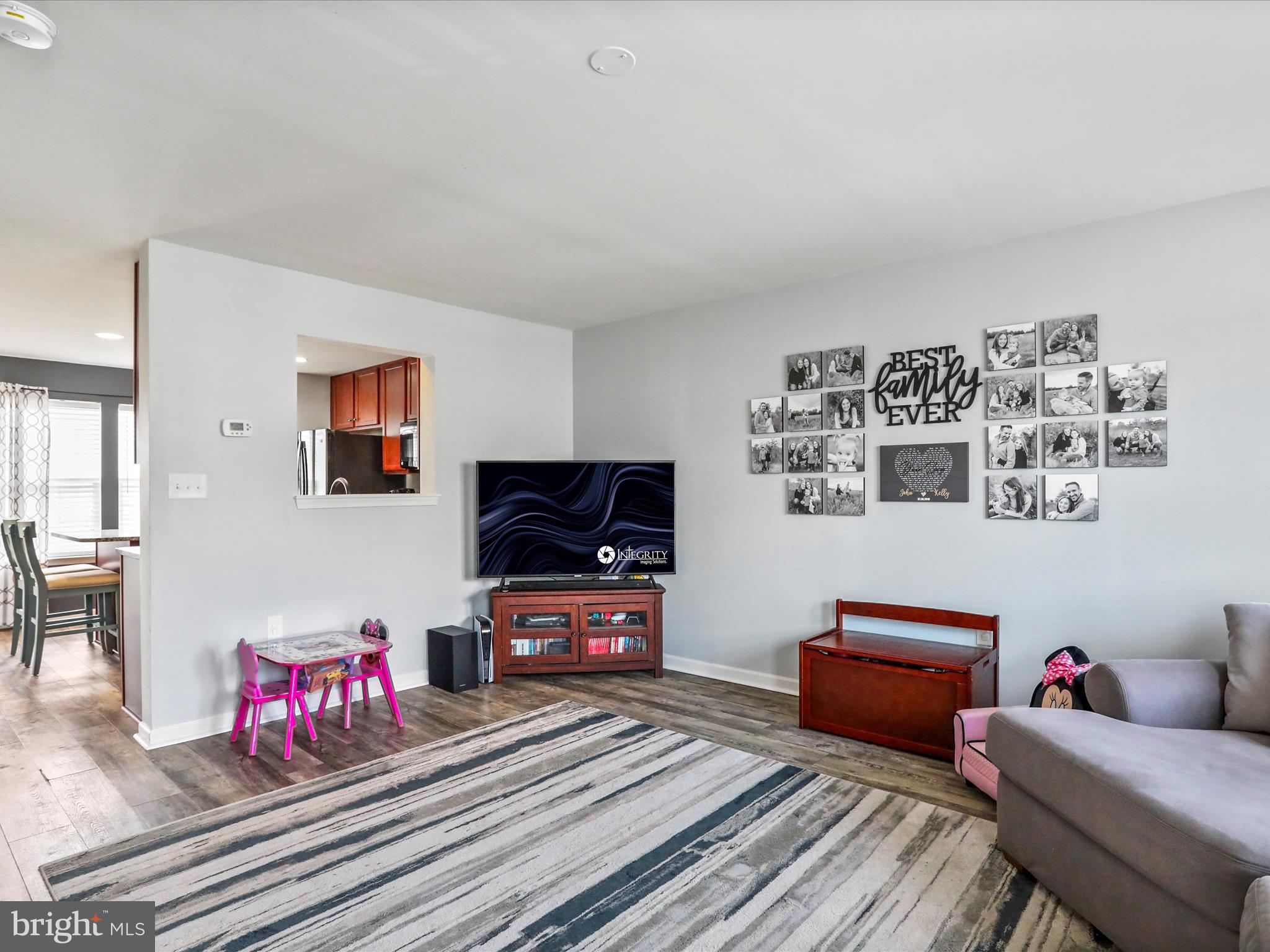 RIVERSIDE VILLAGES - Residential