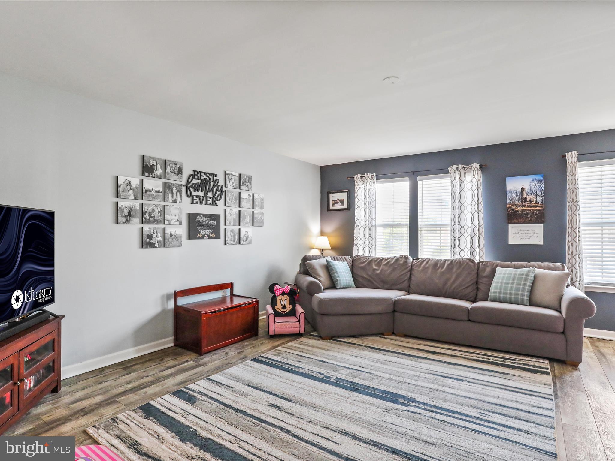 RIVERSIDE VILLAGES - Residential