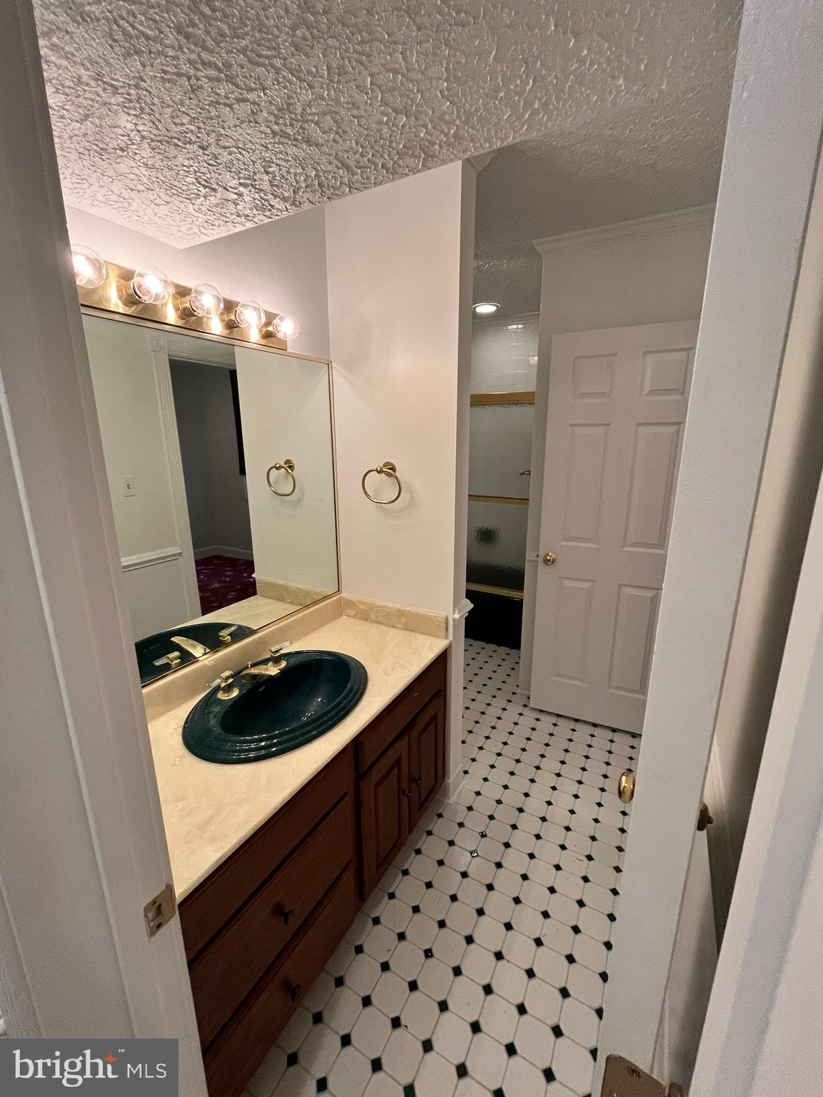 DEVEREUX STATION - Residential Lease