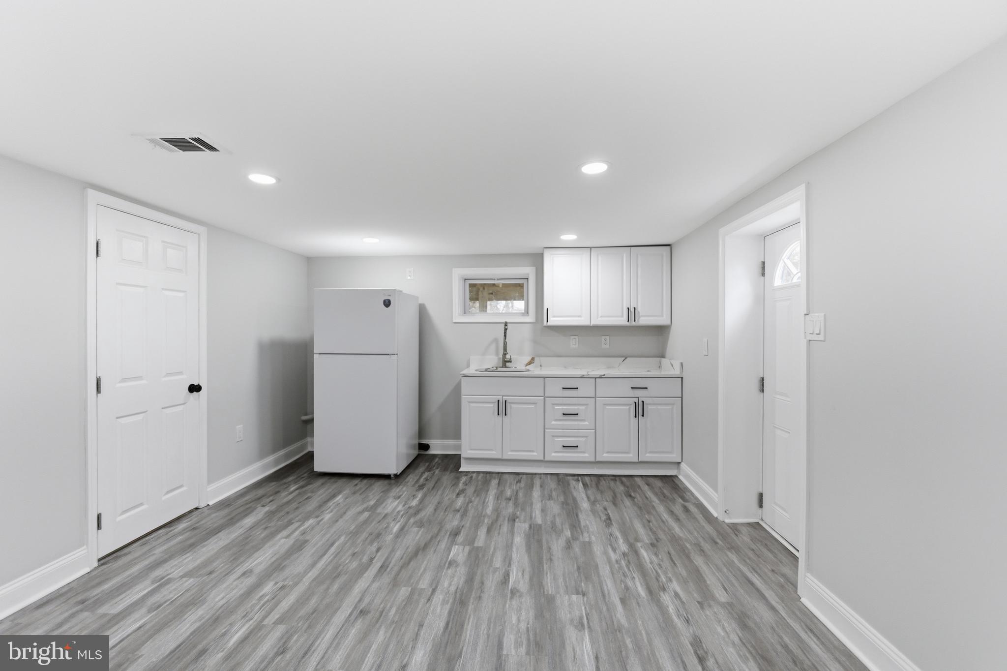 CORAL HILLS - Residential Lease