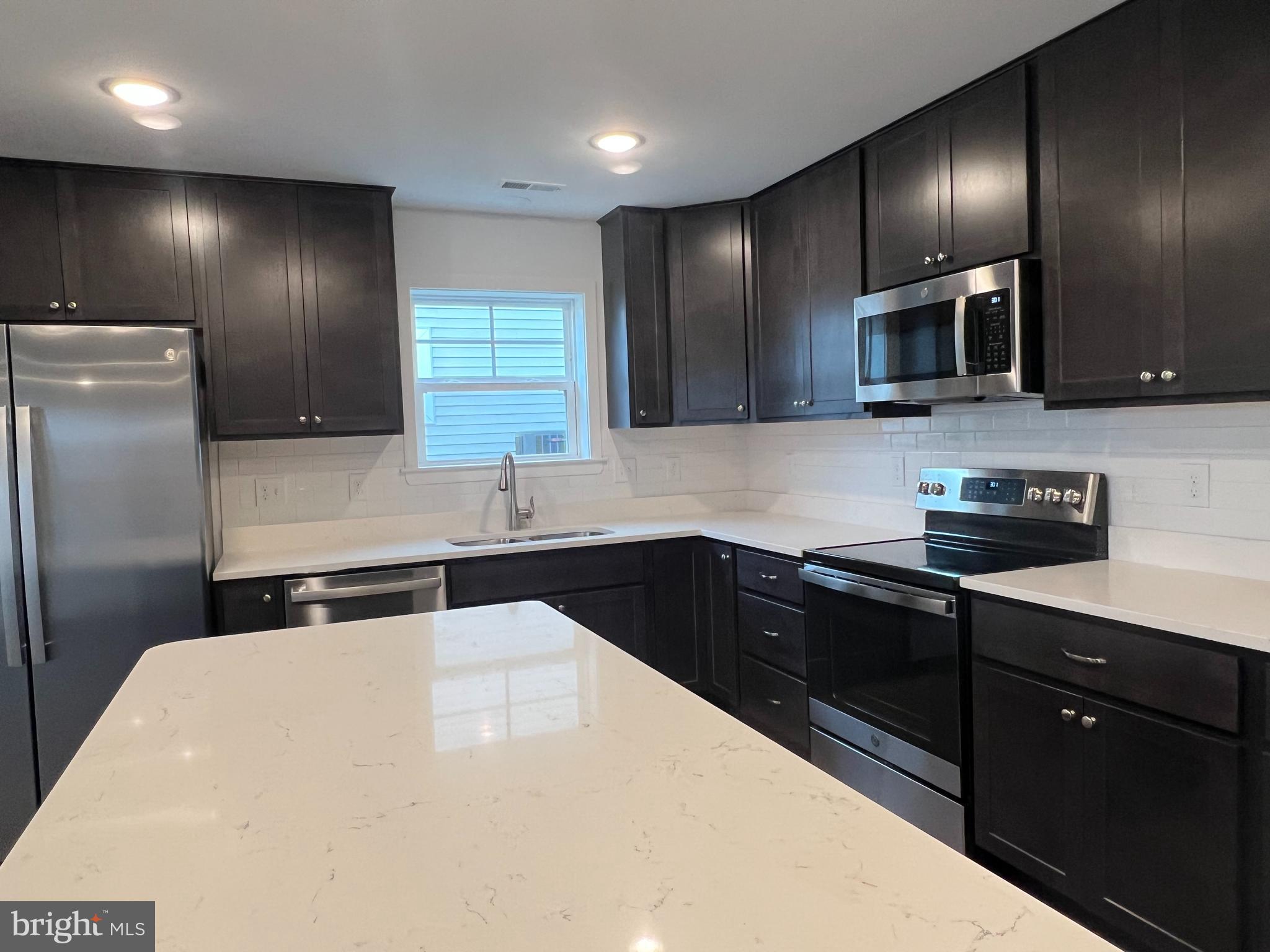 CARDINAL POINTE - Residential