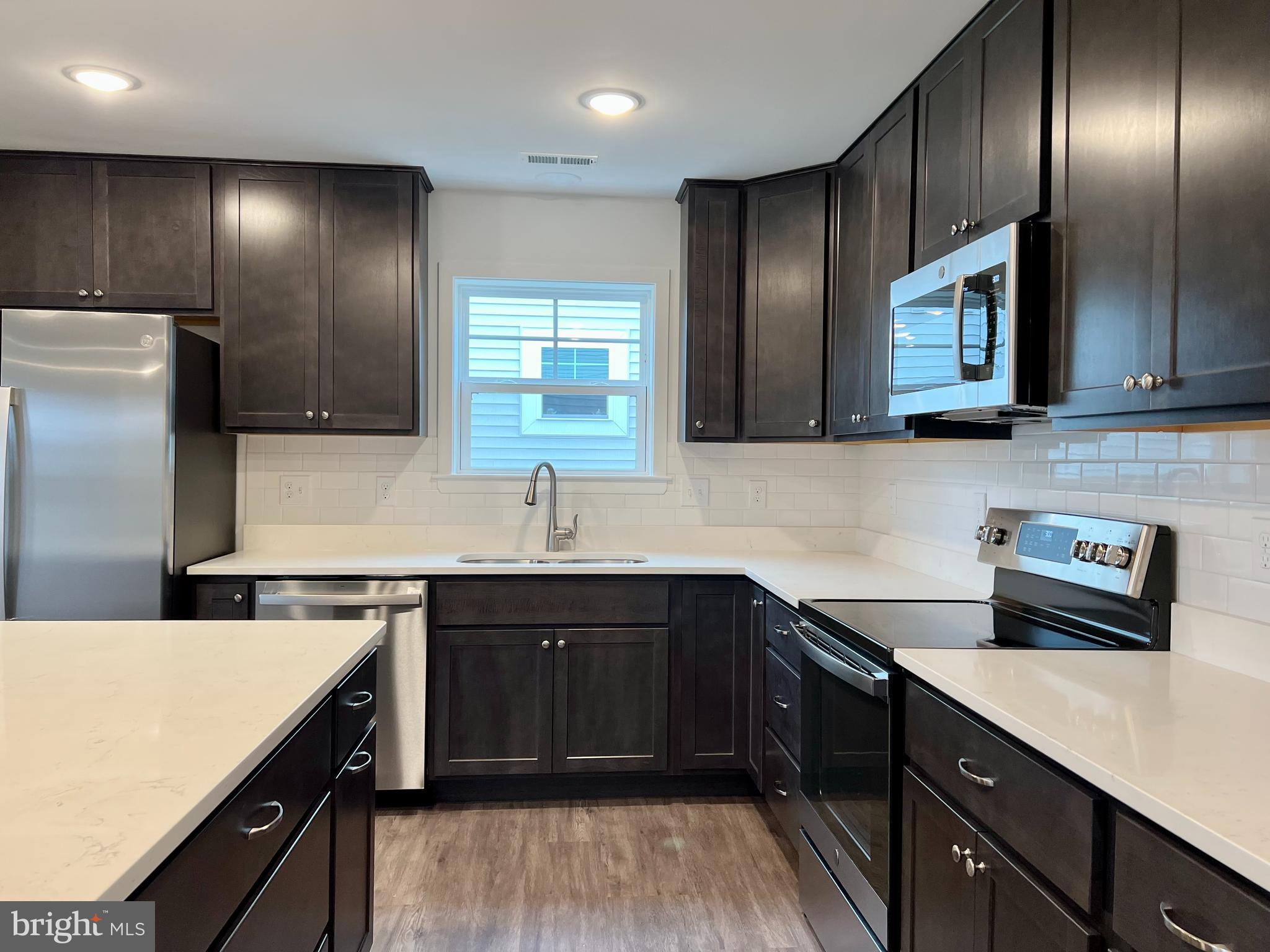 CARDINAL POINTE - Residential