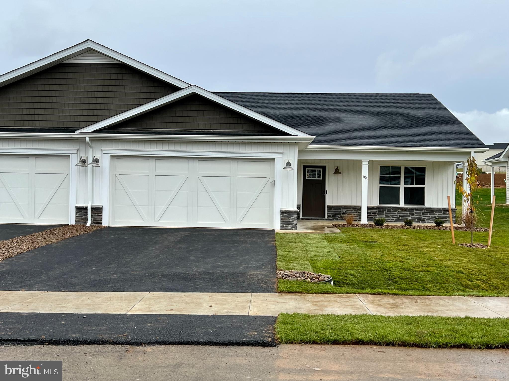 CARDINAL POINTE - Residential