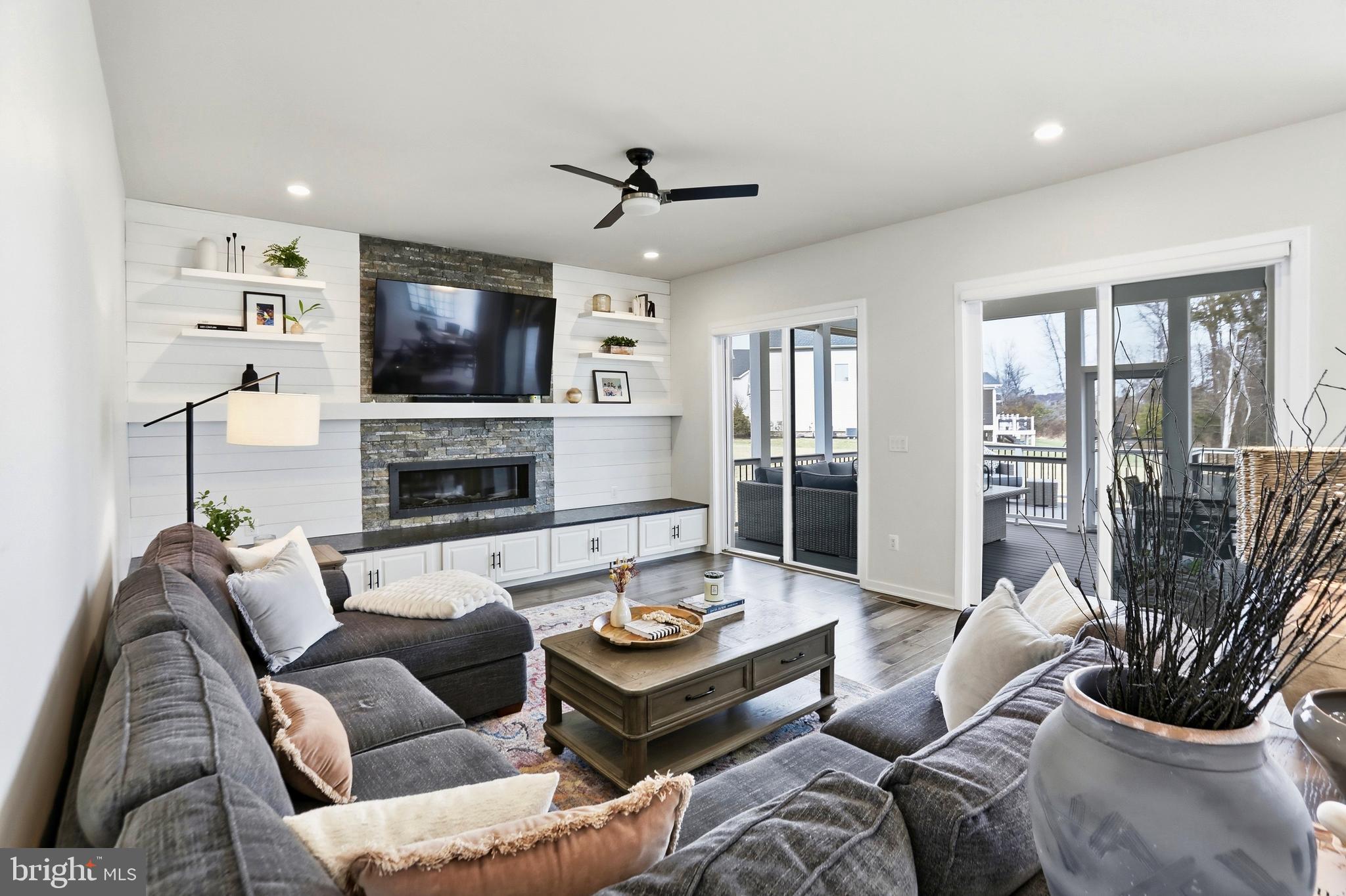 LENAH MILL - Residential