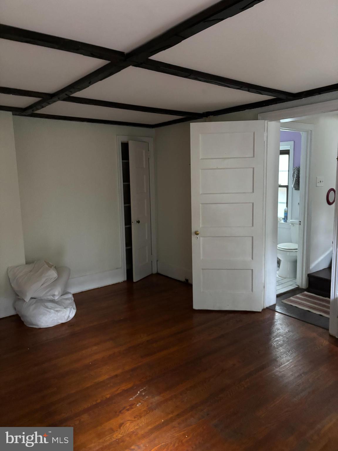 LOGAN SQUARE - Residential