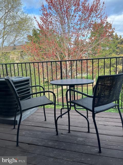 HERITAGE KNOLL - Residential