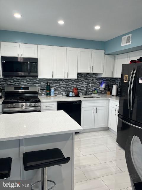 HERITAGE KNOLL - Residential