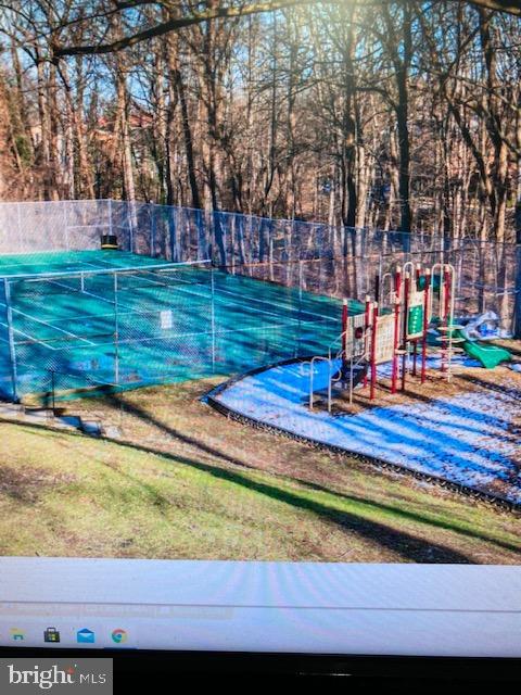 MONTROSE WOODS - Residential