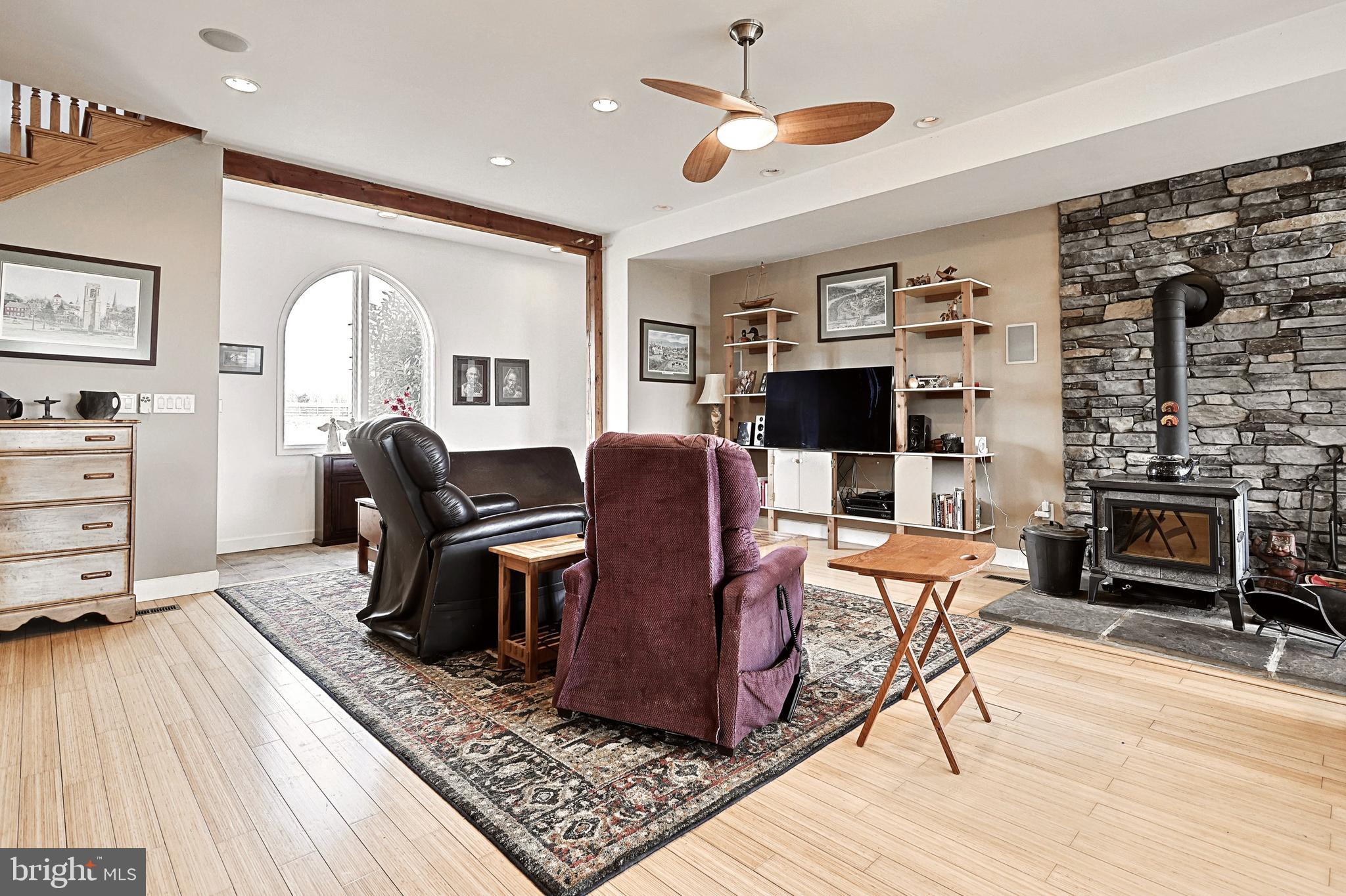 STRABAN TOWNSHIP - Farm