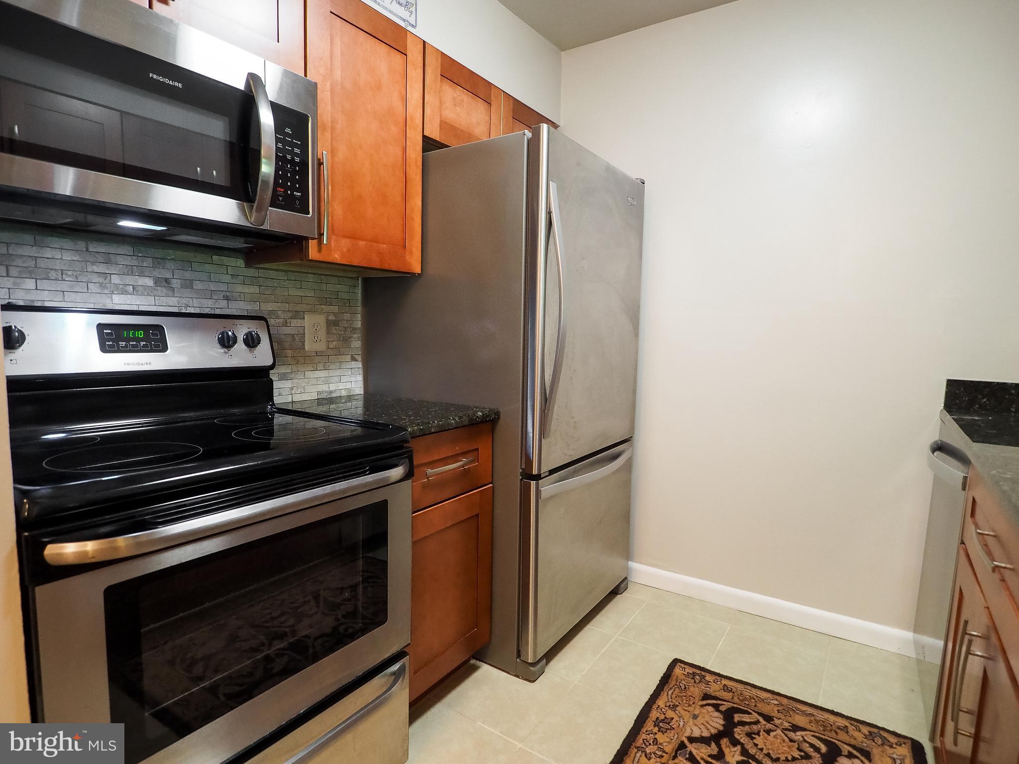 BURKE CENTRE STATION COMMONS - Residential