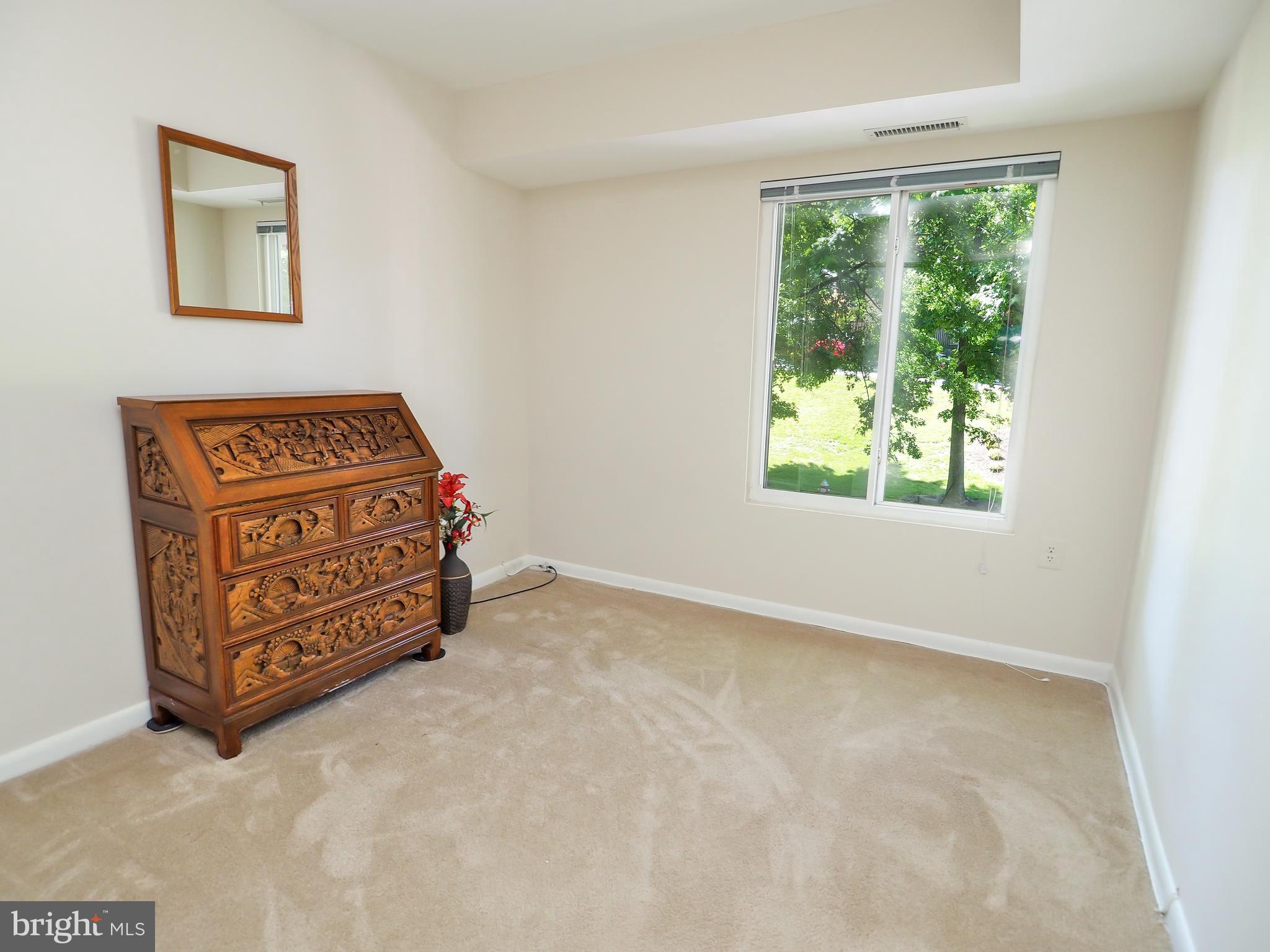 BURKE CENTRE STATION COMMONS - Residential