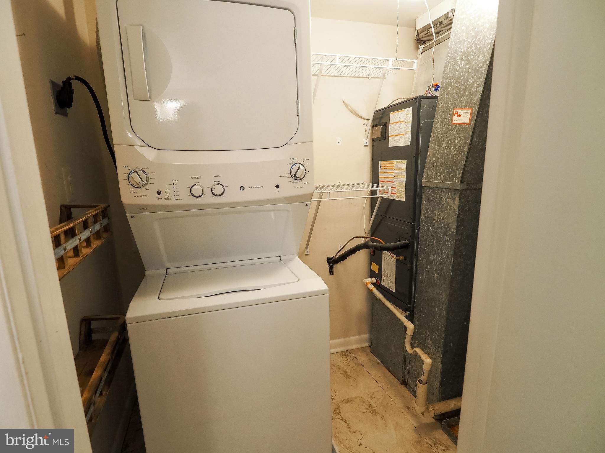 BURKE CENTRE STATION COMMONS - Residential