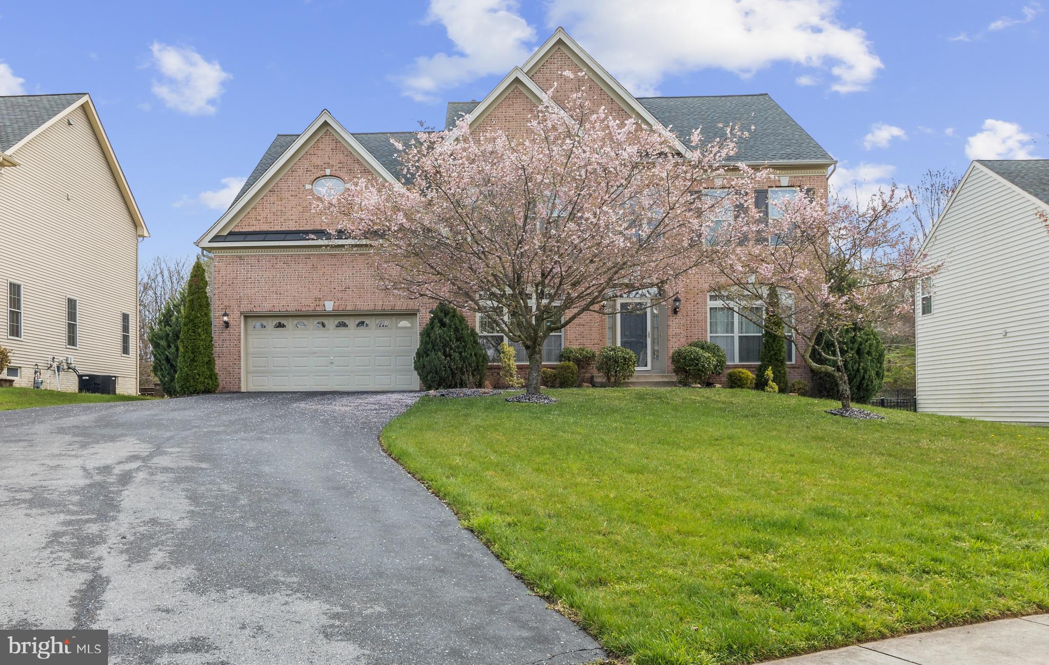 JAMESTOWN LANDING - Residential