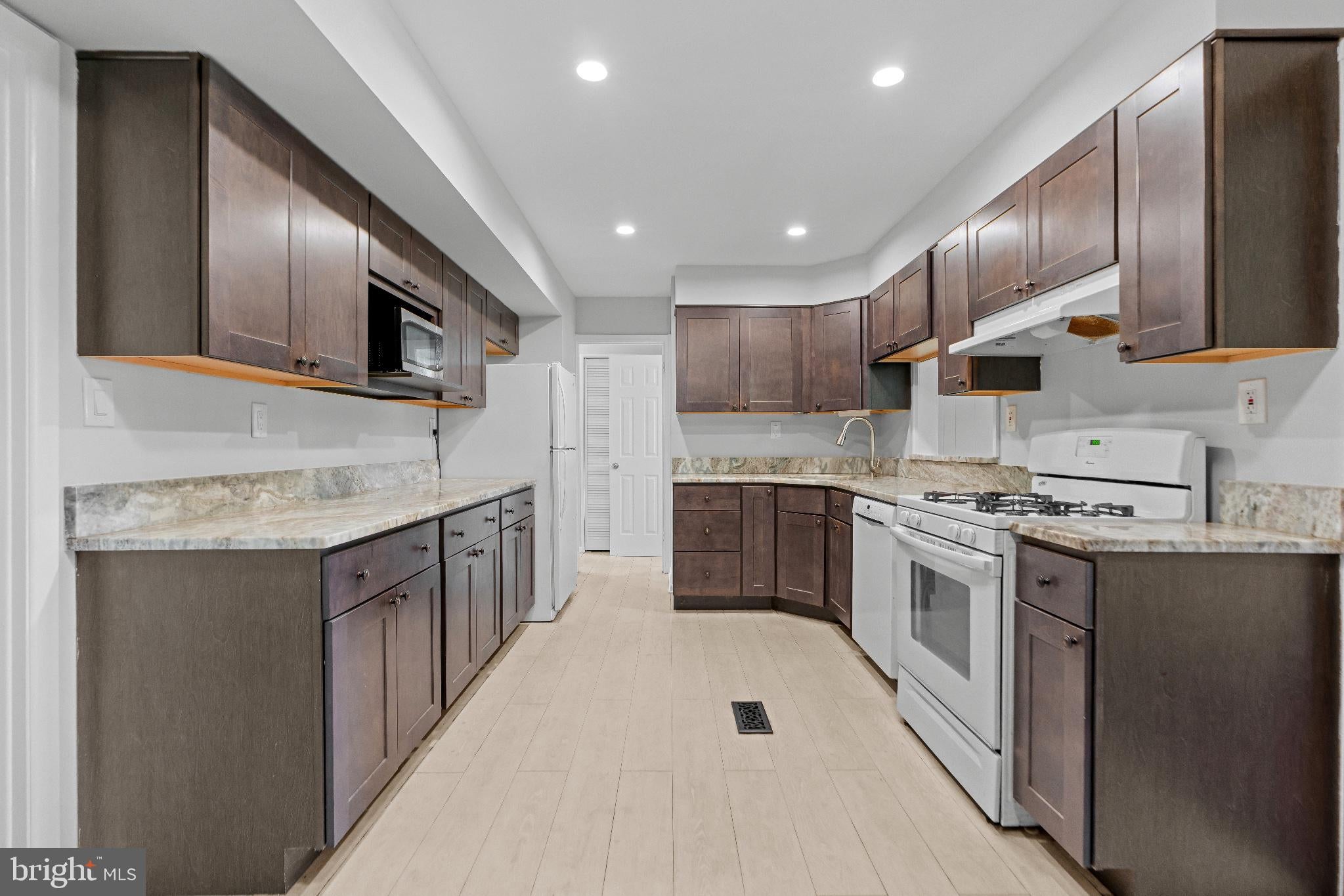 2802 FARRIS LANE