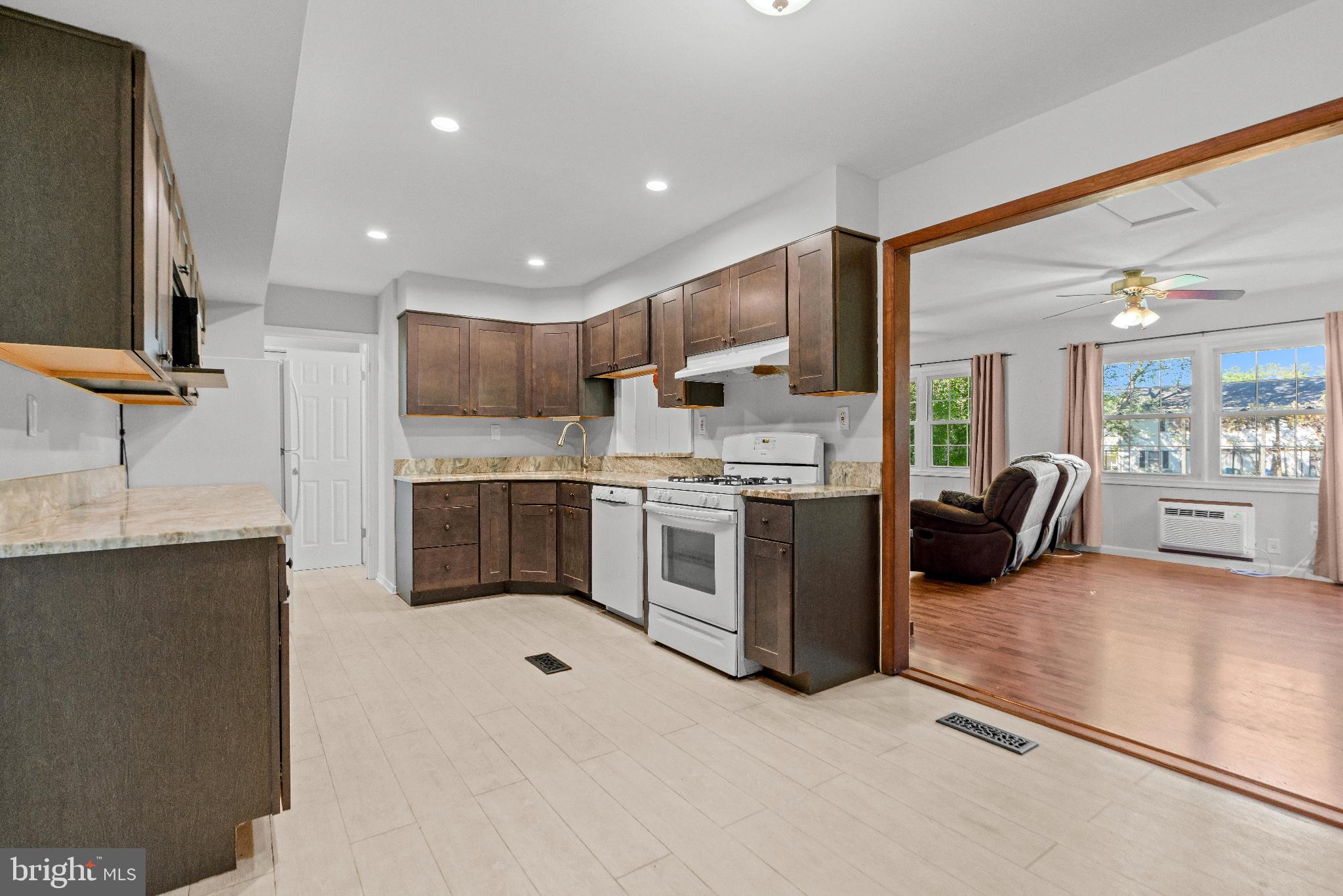 2802 FARRIS LANE