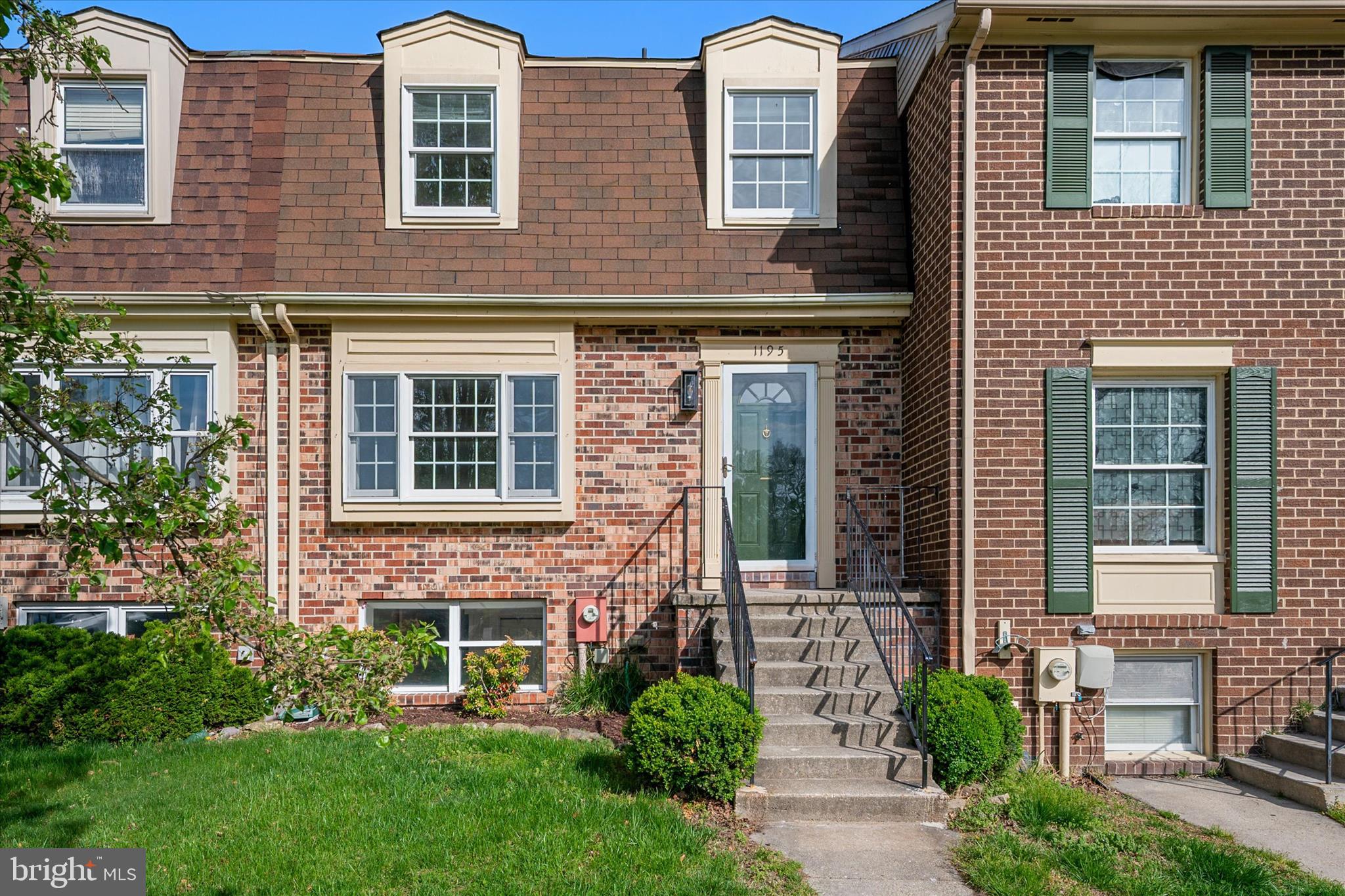 ELIZABETHS LANDING - Residential