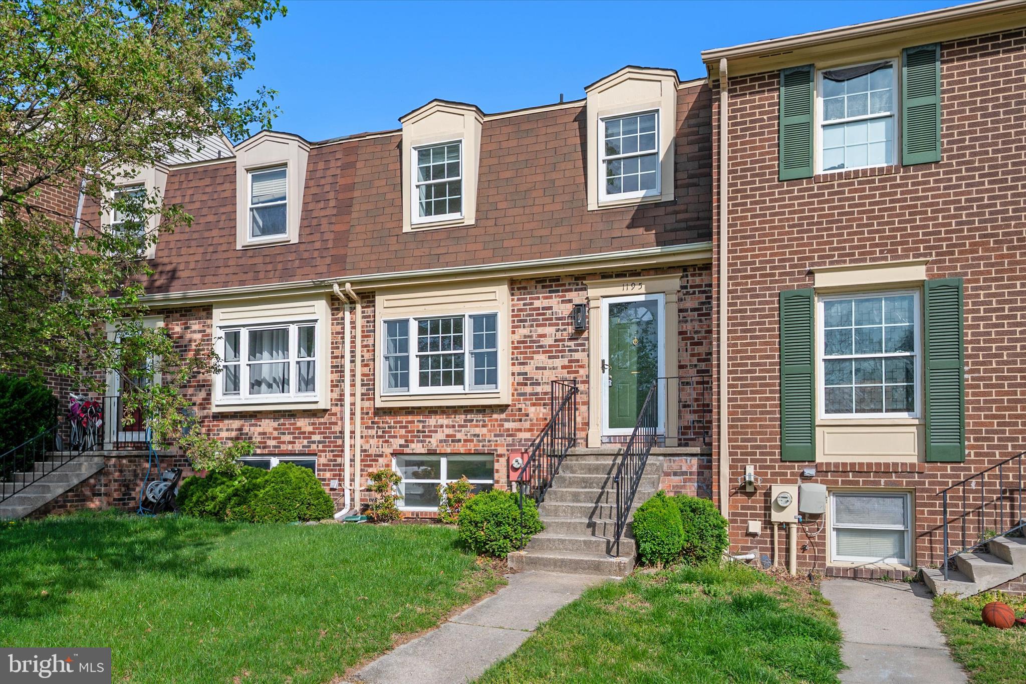 ELIZABETHS LANDING - Residential