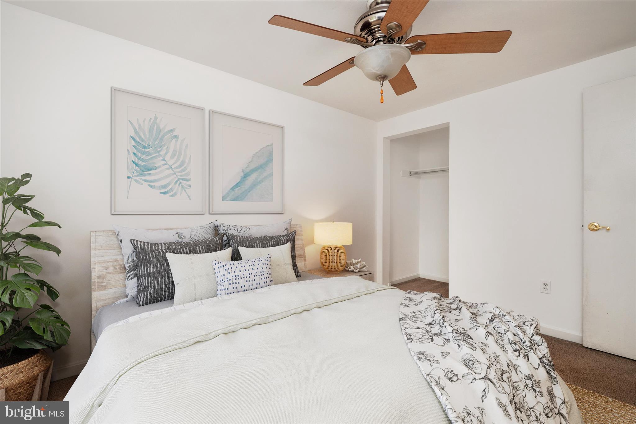 ELIZABETHS LANDING - Residential