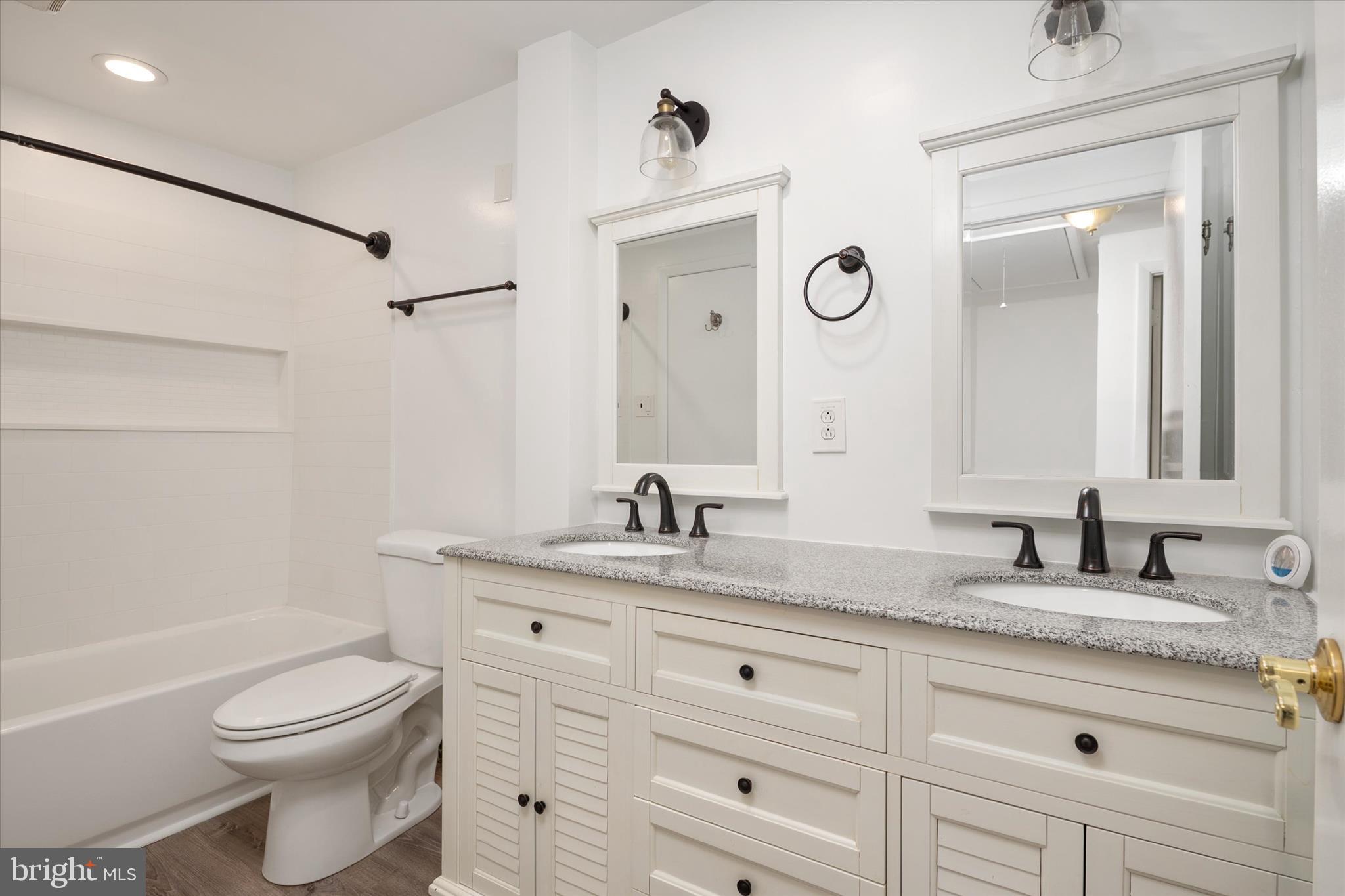 ELIZABETHS LANDING - Residential