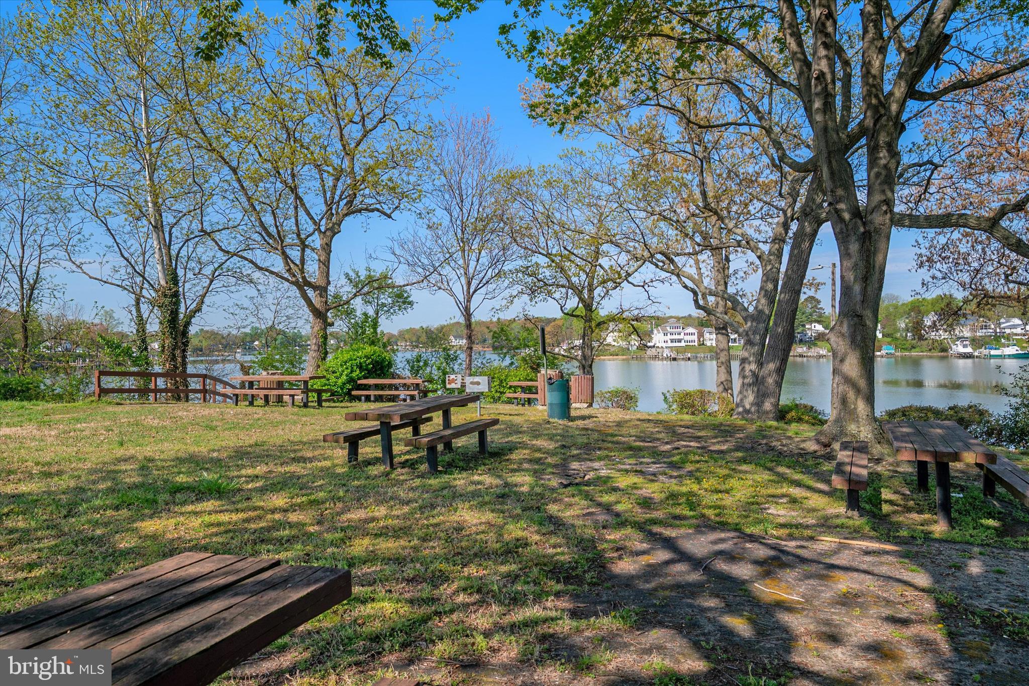 ELIZABETHS LANDING - Residential