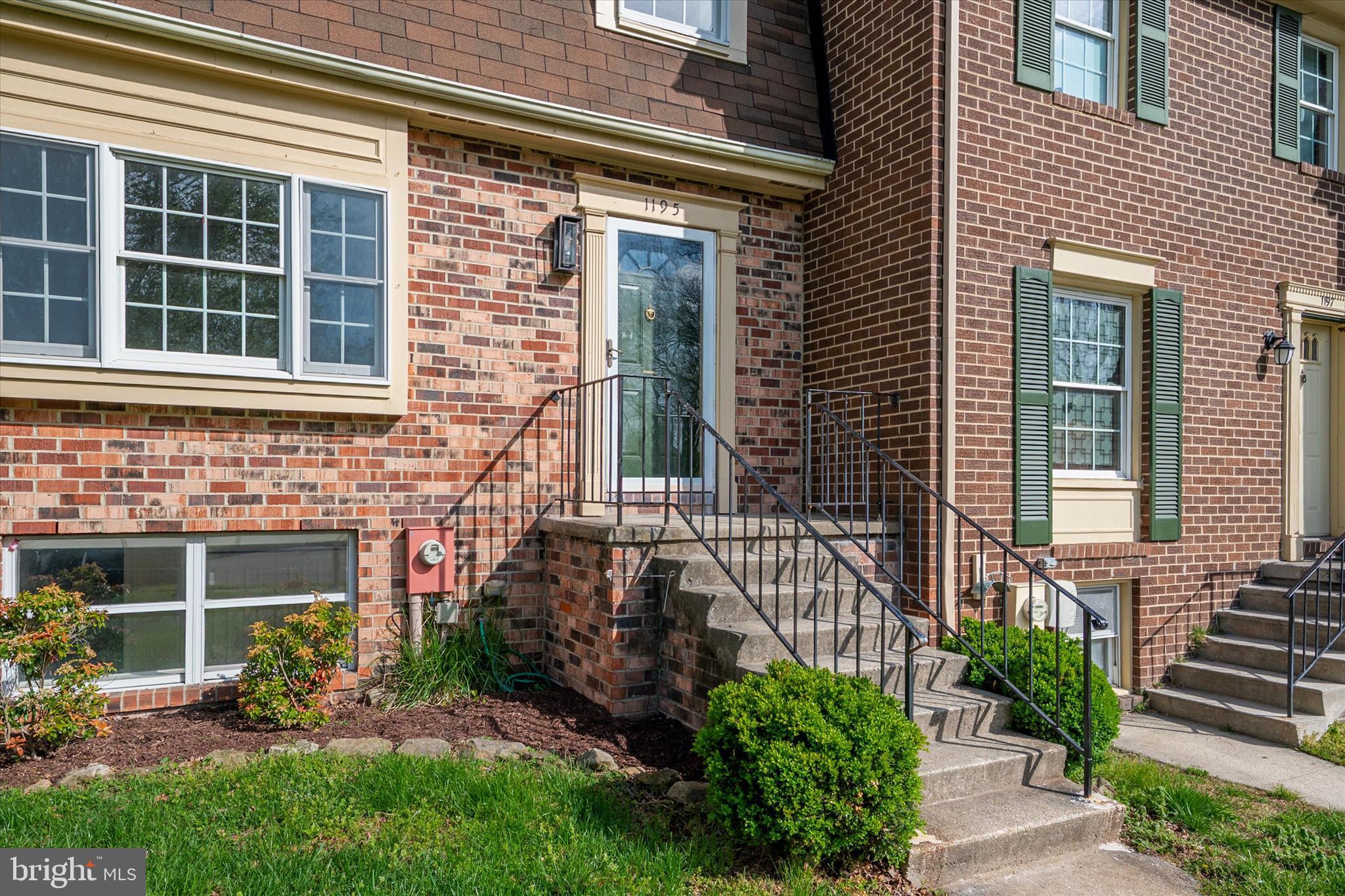 ELIZABETHS LANDING - Residential