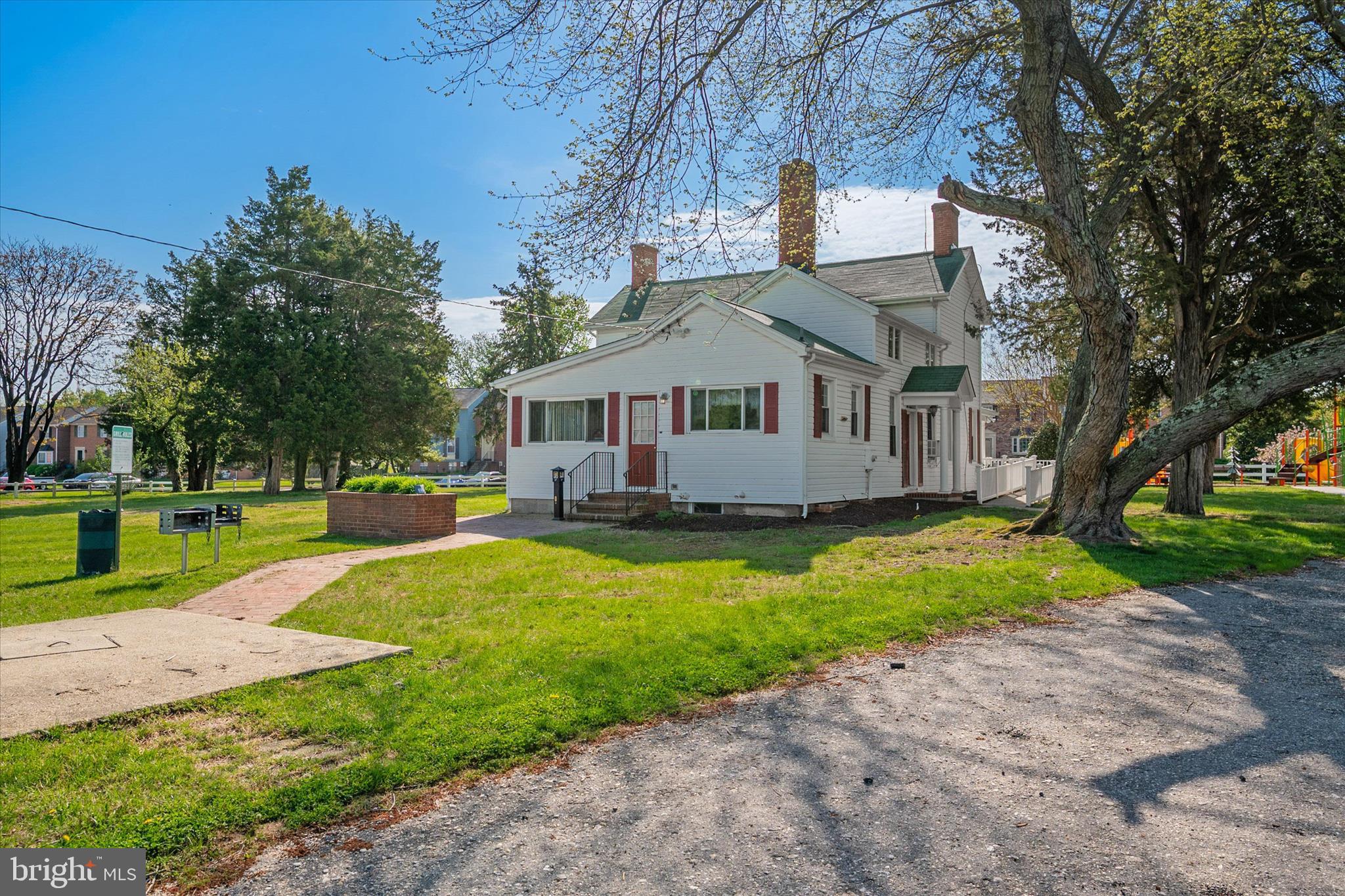 ELIZABETHS LANDING - Residential