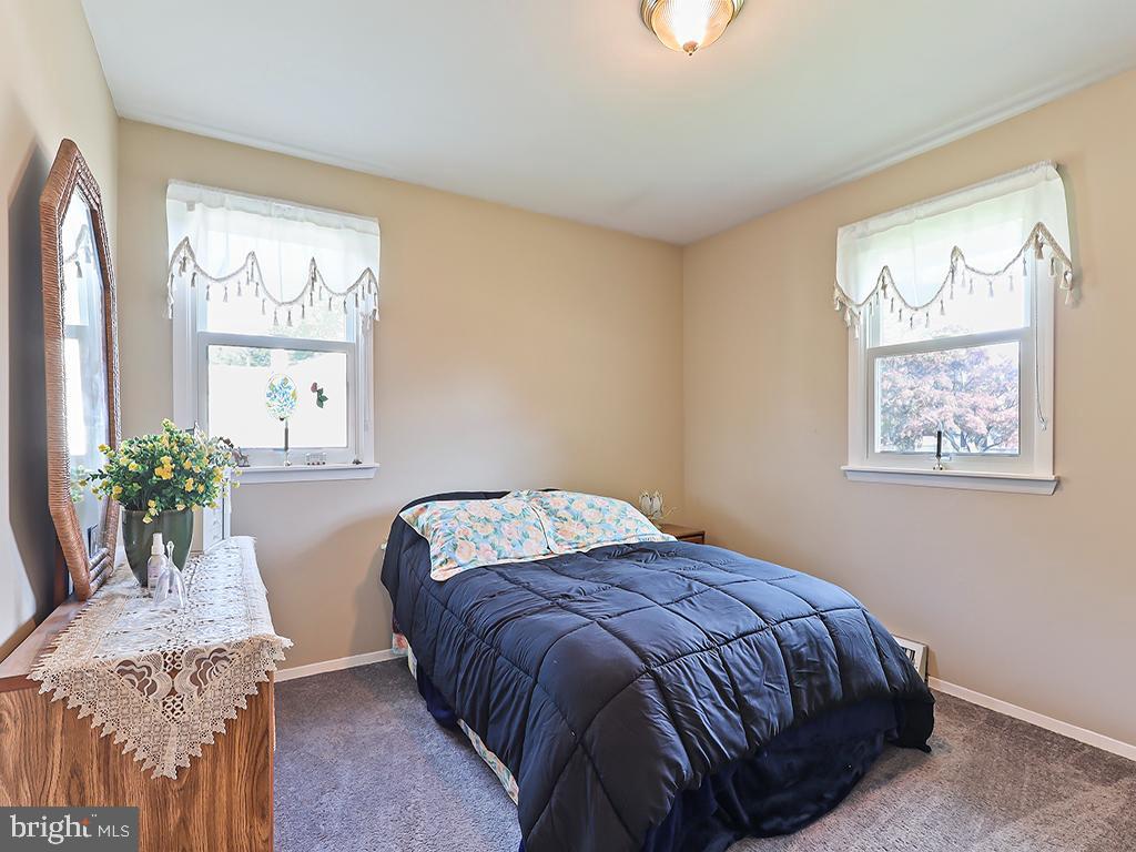 WARMINSTER HGTS - Residential