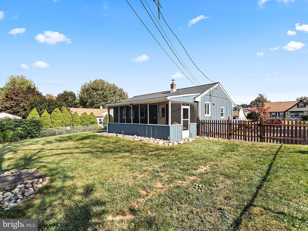 WARMINSTER HGTS - Residential