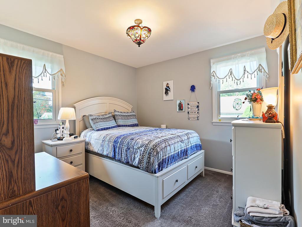 WARMINSTER HGTS - Residential