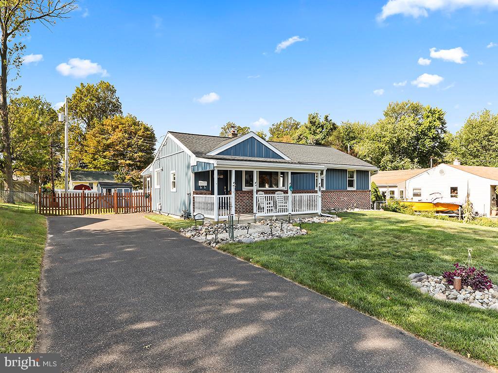 WARMINSTER HGTS - Residential