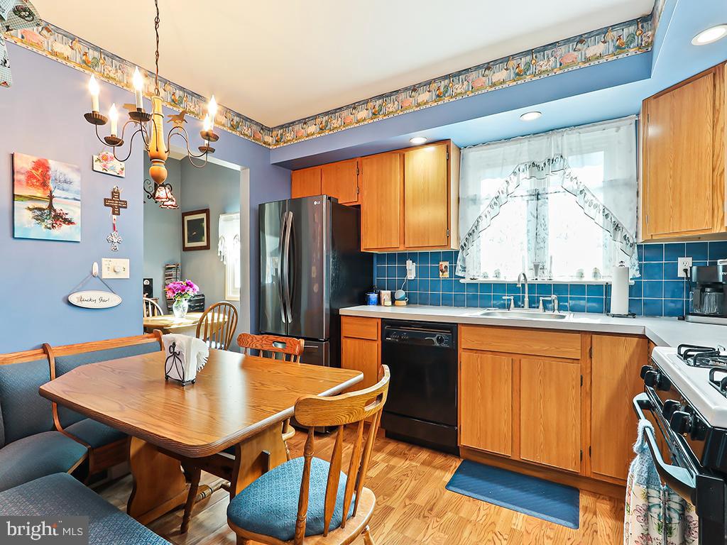 WARMINSTER HGTS - Residential