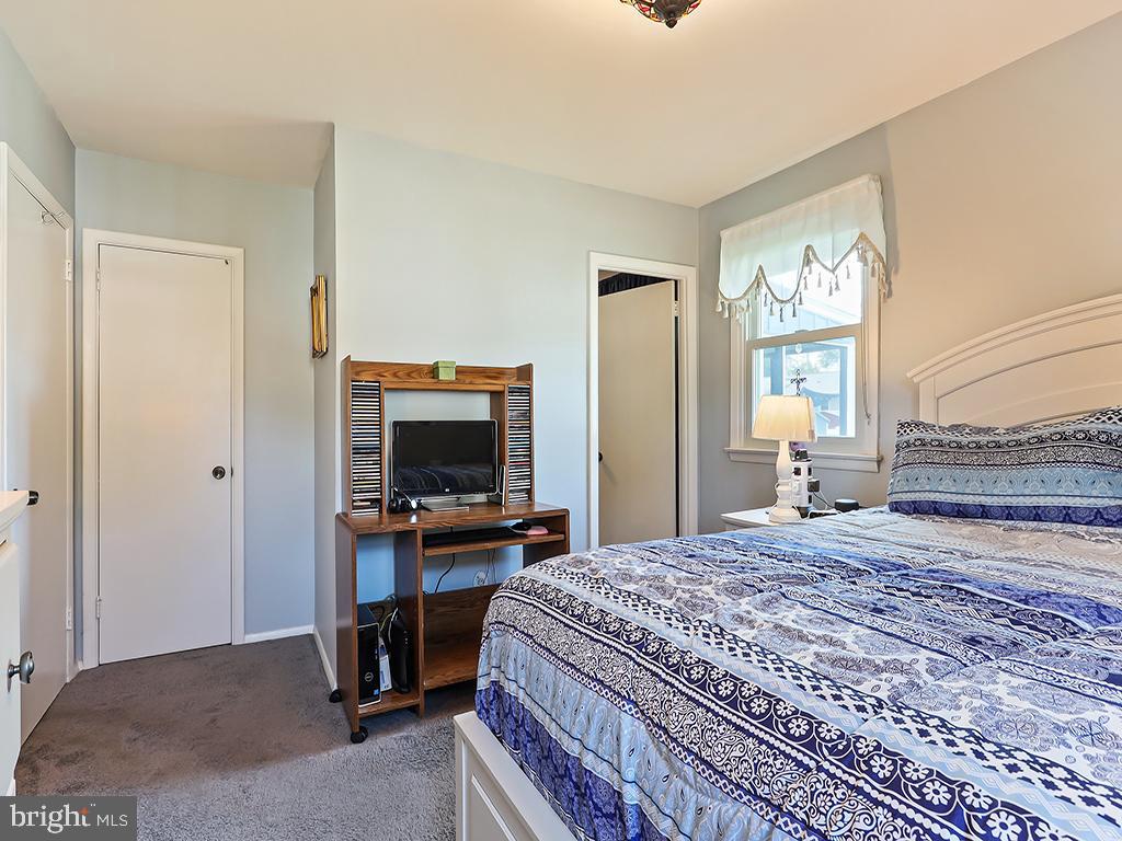 WARMINSTER HGTS - Residential