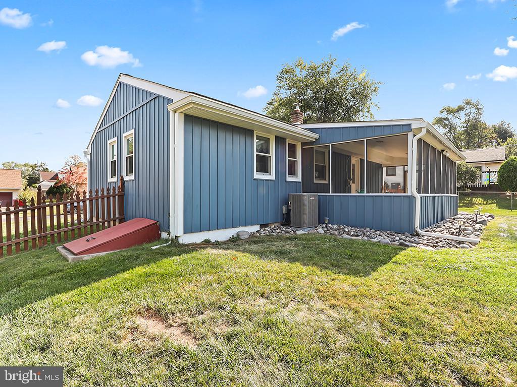 WARMINSTER HGTS - Residential