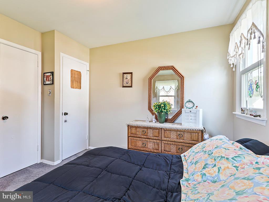 WARMINSTER HGTS - Residential